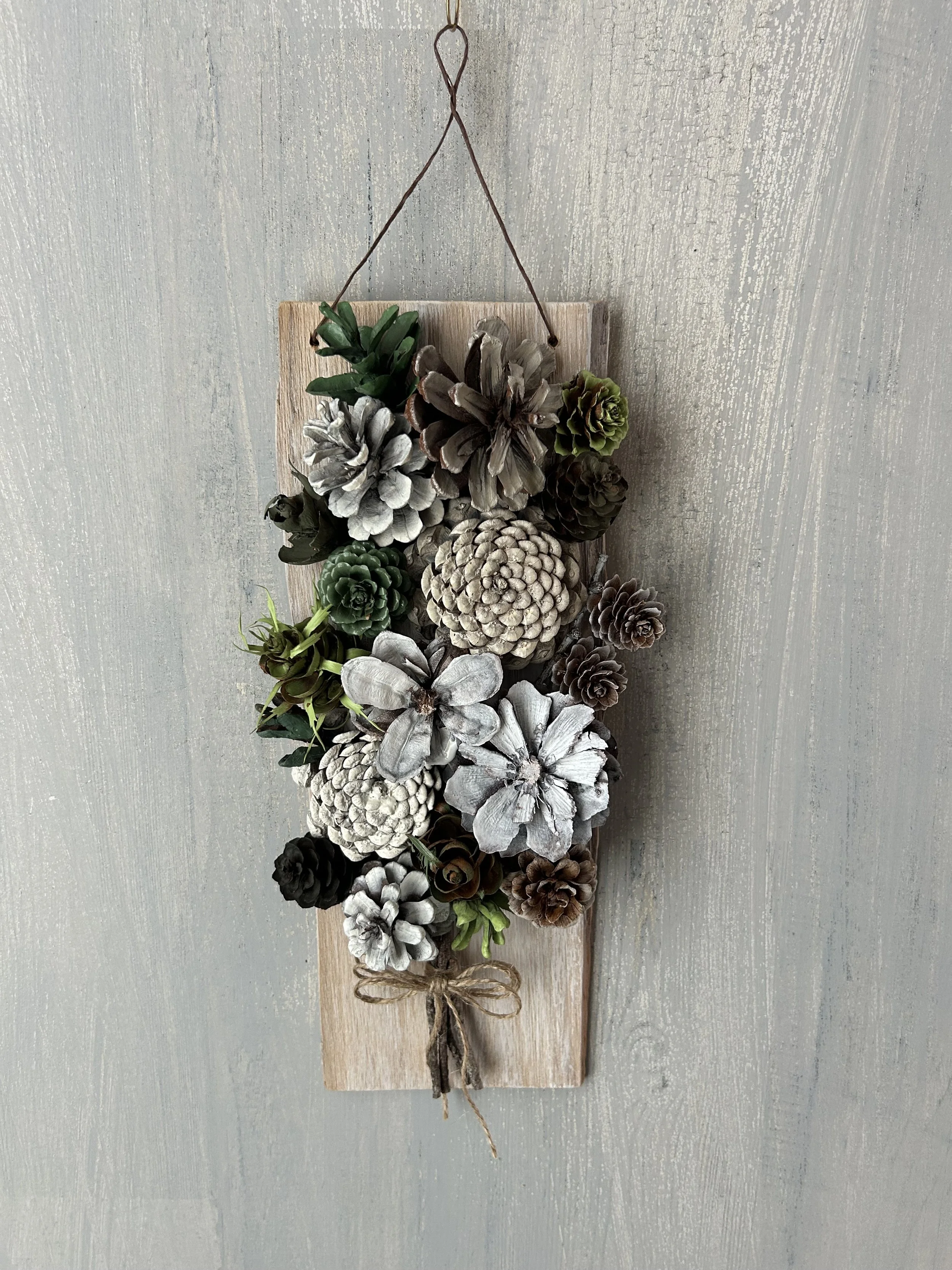 Hanging Flower Bouquet - White