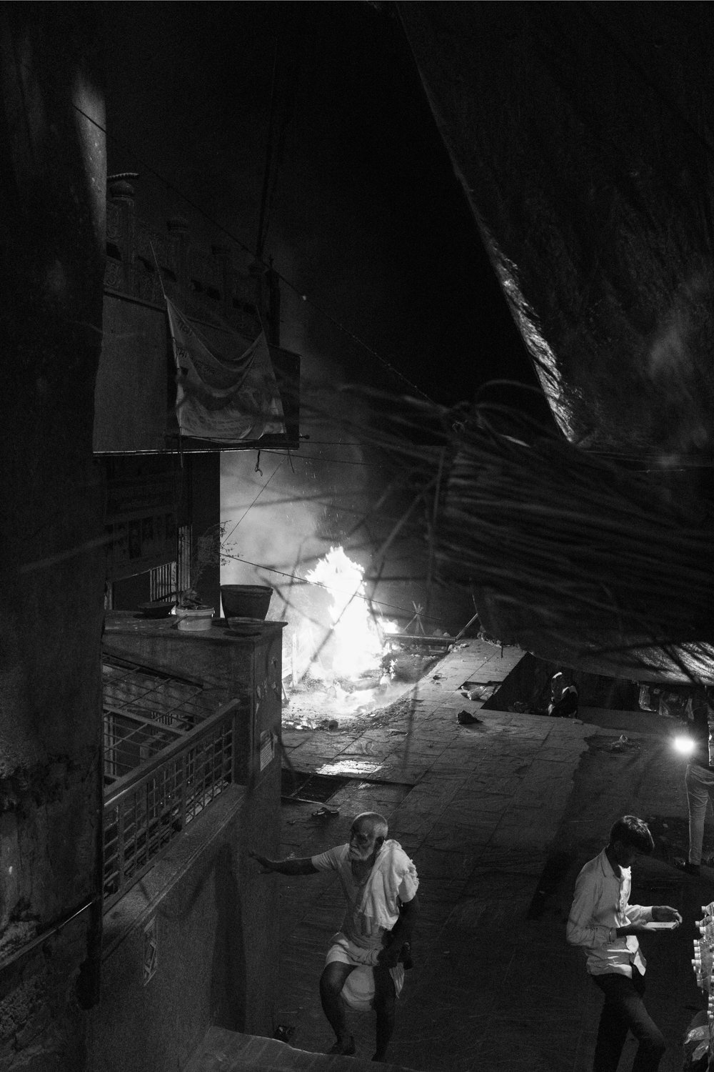 MANIKARNIKA GHAT CREMATION GROUNDS – VARANASI, INDIA 2024