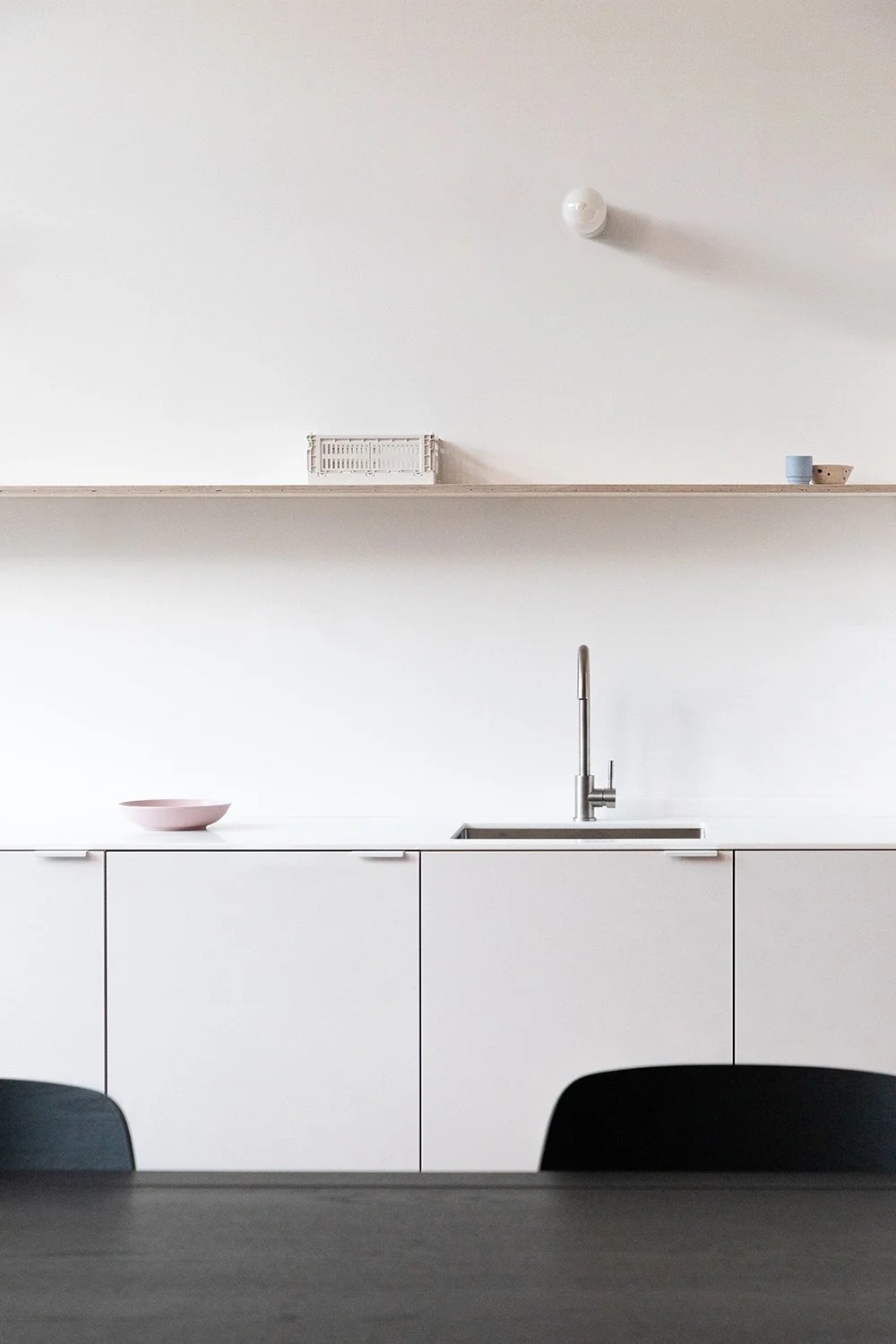 A custom all-white office kitchen for Odaline, Kreuzberg Berlin