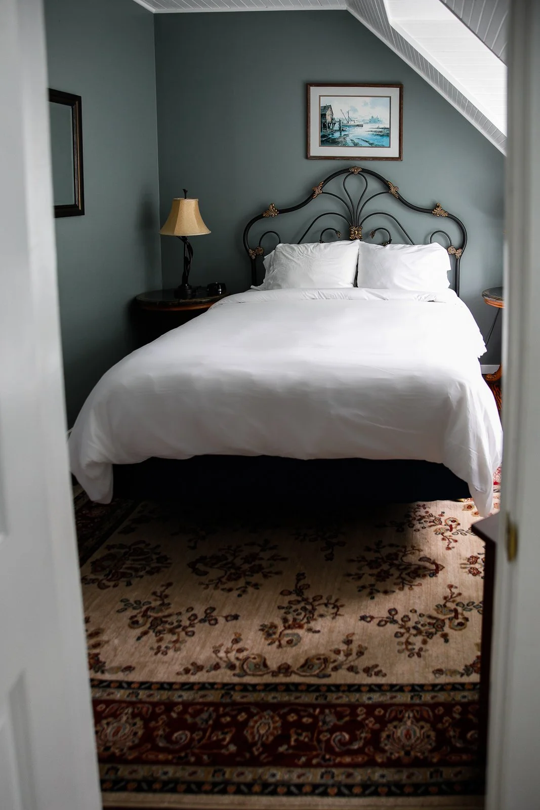 Queen Room with Bay View (Room 5)