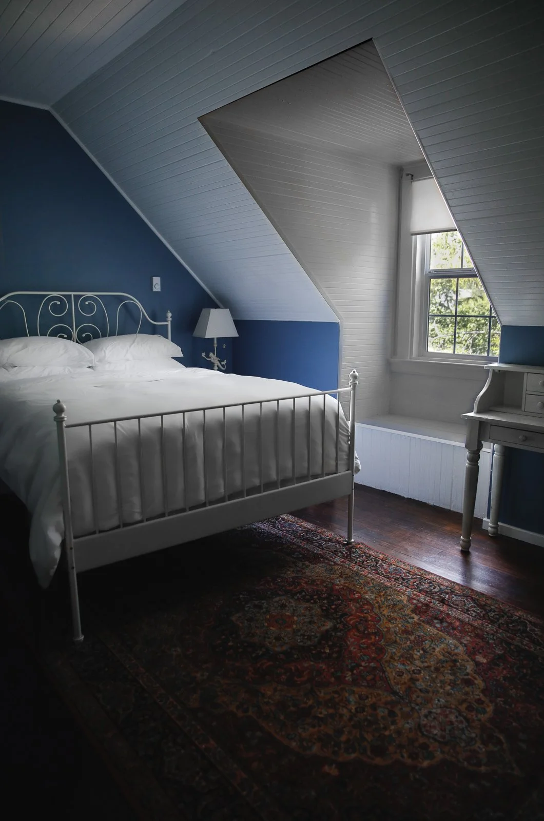 Queen Room with clawfoot tub ensuite (Room 6)