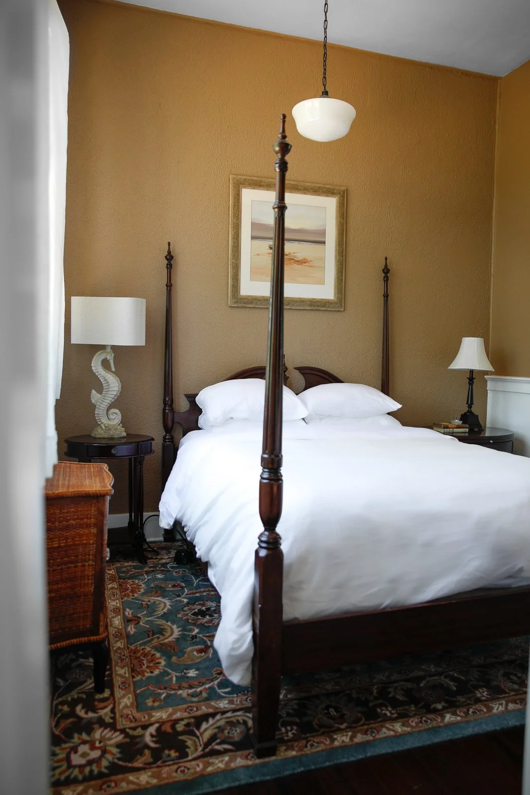 Queen Room (Room 8)