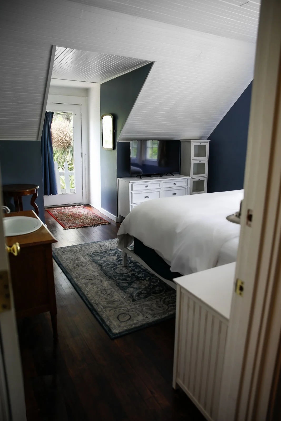 Deluxe King Room (Room 2)