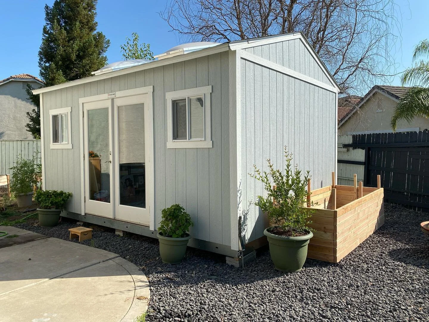 Happy Sunday everyone! This weekend didn&rsquo;t involve much painting, but I was able to get some projects done around the house and studio. Check out that planter box I built from scratch with no building plans! The planter is 8ft x 2.75ft. I have 