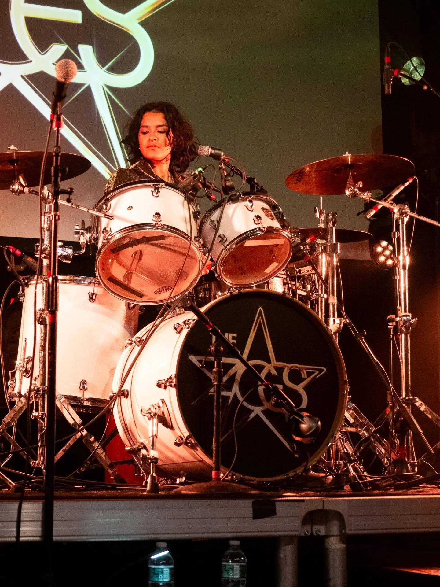 @theaces giving us the &lsquo;Gold Star Baby&rsquo; treatment at @irvingplaza earlier this month ⭐️⭐️⭐️

📸 @cool_blue_heart