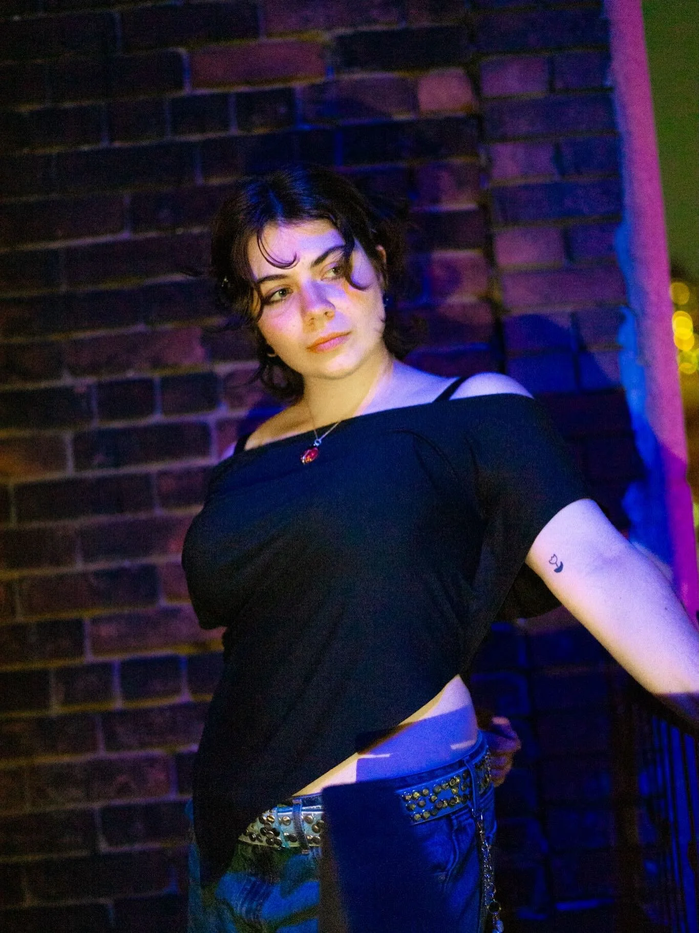 Surprise! We have a new feature up on the site with a team Best Left Mag favorite, the magical @clairemartine.mp3. We chatted coming up as a classical musician, songwriting identity, and the role of mining 90s alternatives ✨

Claire Martine learned t