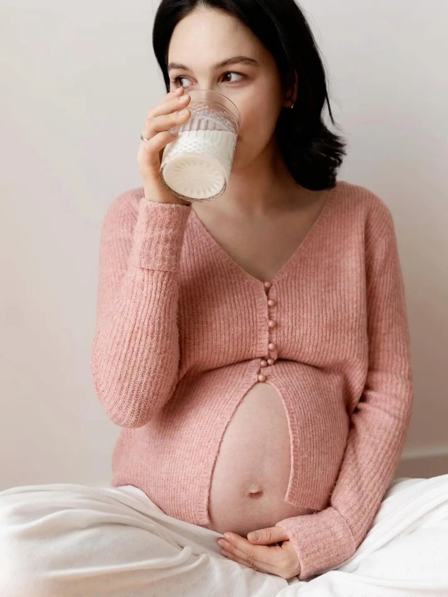 Pregnancy, Nutrition &amp; Allergy Prevention🤰🥜

What you eat in pregnancy doesn&rsquo;t just nourish you, it helps shape your baby&rsquo;s future immune health.

Here&rsquo;s what the research tells us:&nbsp;&nbsp;

1️⃣ Keep allergens in (not out!