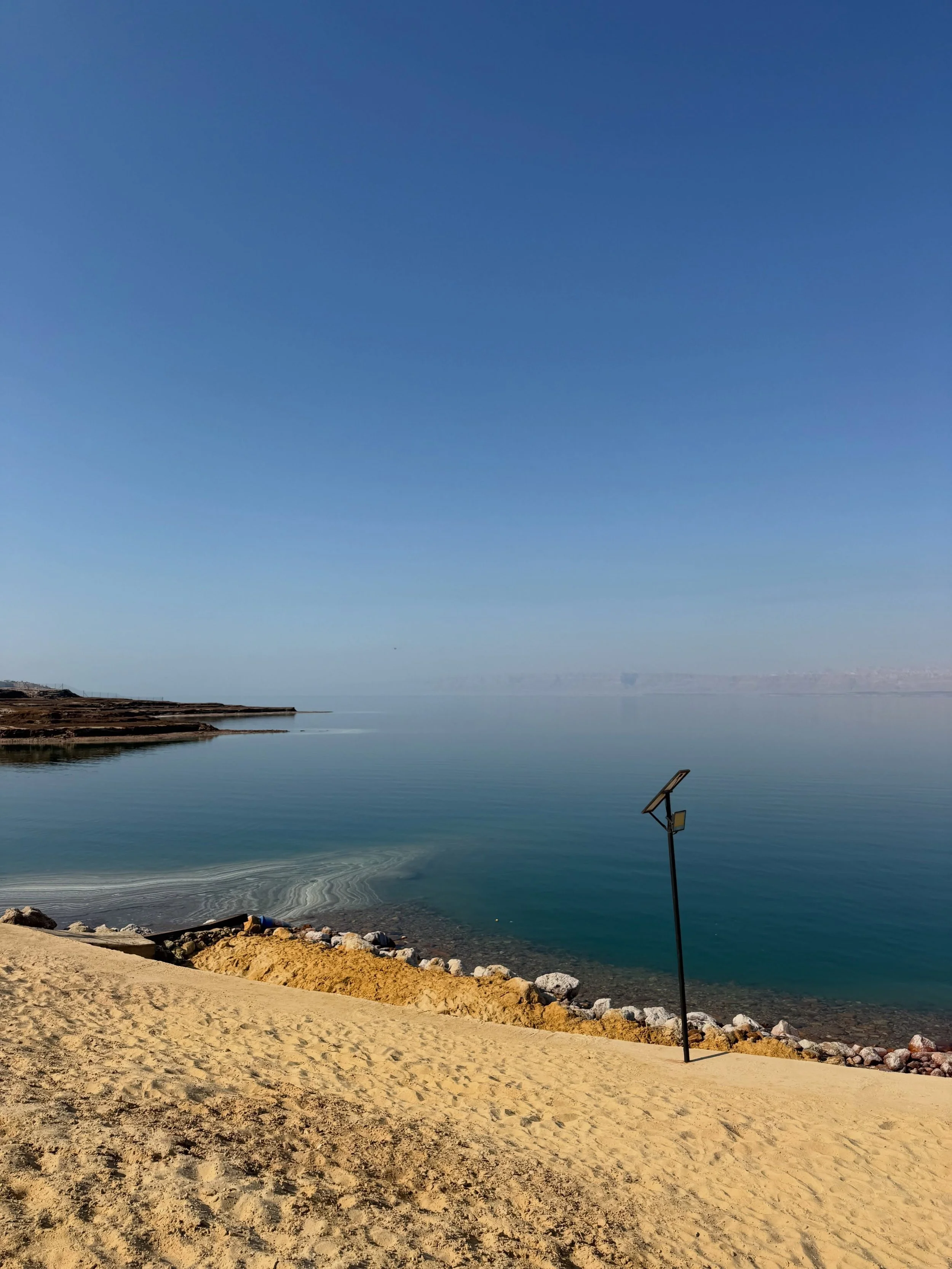 🌊 THE DEAD SEA&hellip; WHAT AN EXPERIENCE! 🇯🇴

There are some places you visit&hellip; and some places you experience.

The Dead Sea is definitely the latter.

First, you step into the water and immediately discover something completely bizarre &m