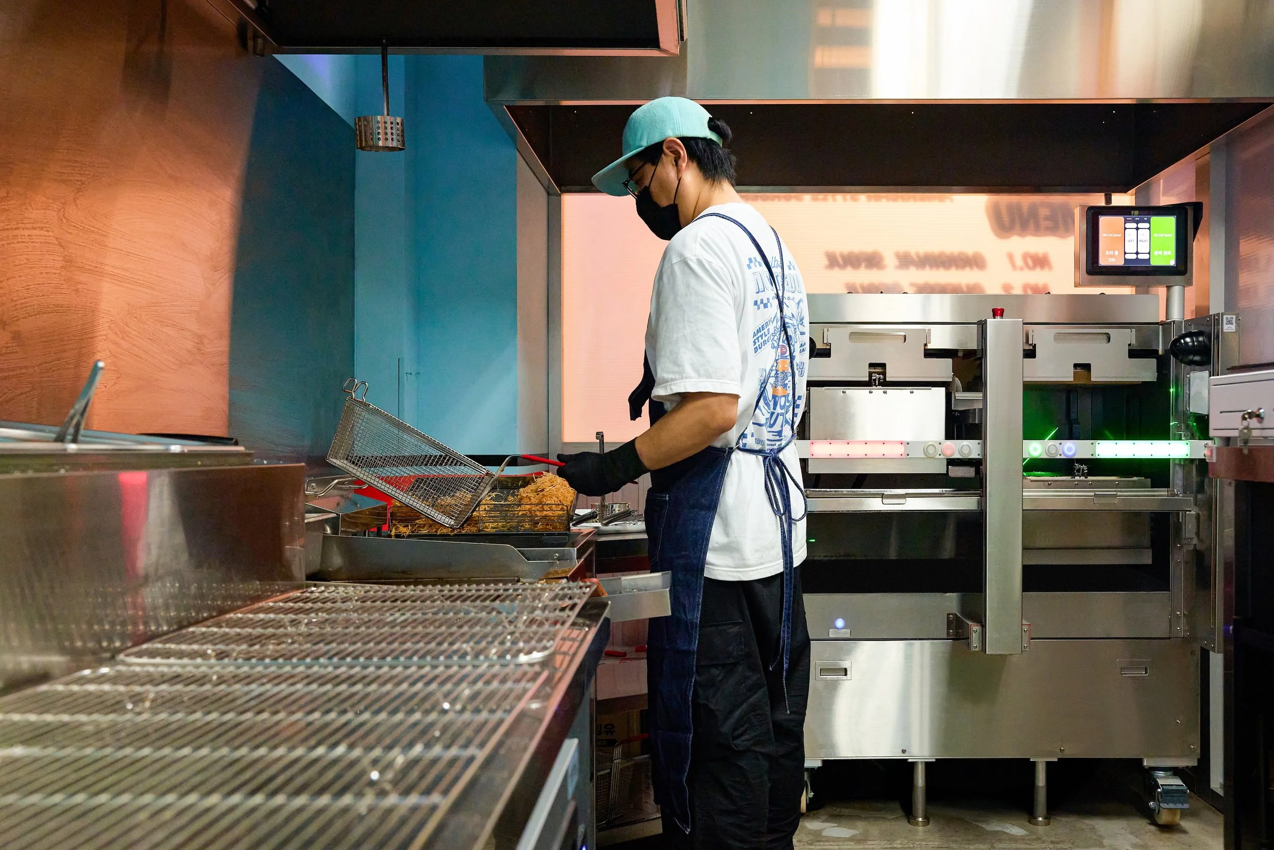 Fighting Labor Shortage: How Kitchen Automation Creates Solutions