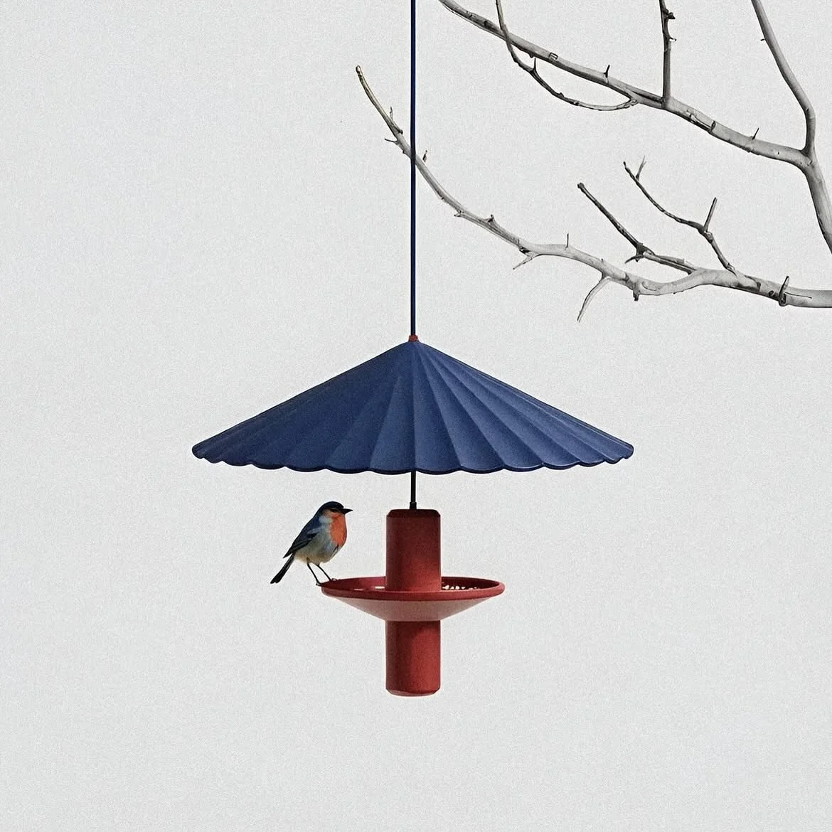 Kasa by @ed.i.d. &mdash; a bird feeder inspired by the elegance of a Japanese umbrella.
Its modular form and color options let it adapt to any space, blending in or standing out as you choose.