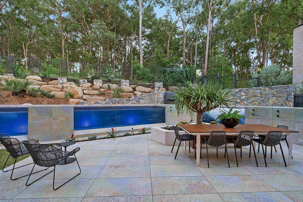 55700694-OutdoorEntertaining.jpg