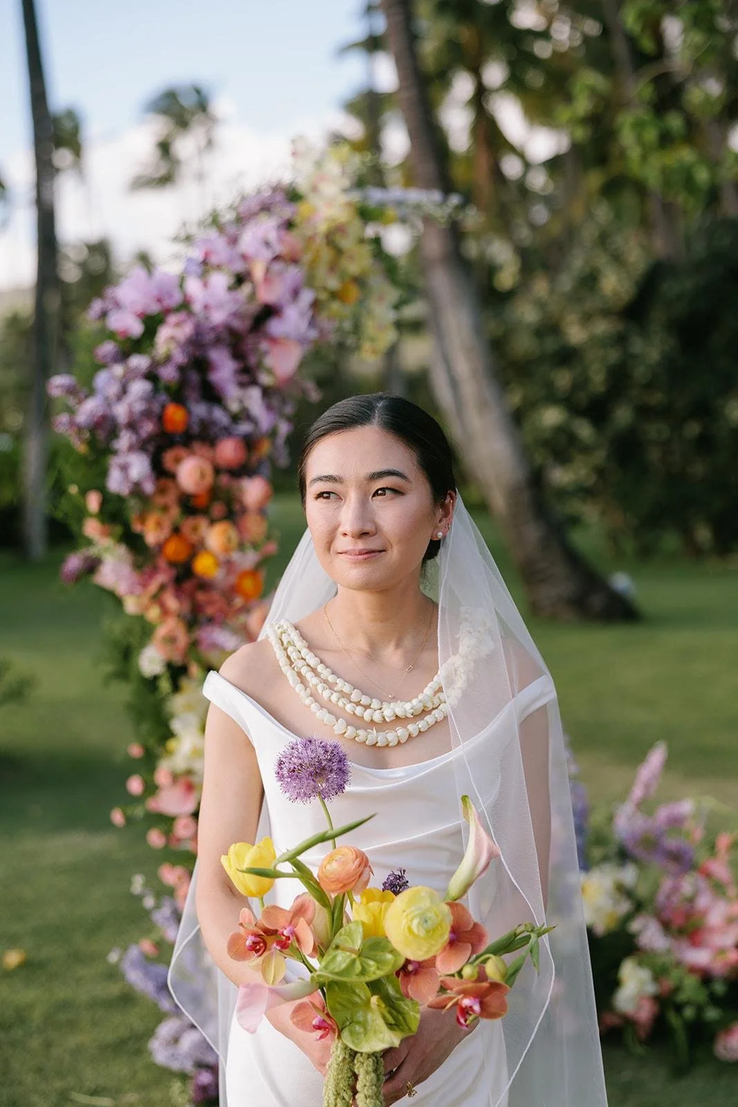Wedding Bouquet Inspiration in Hawaii With Fresh Color and Personality