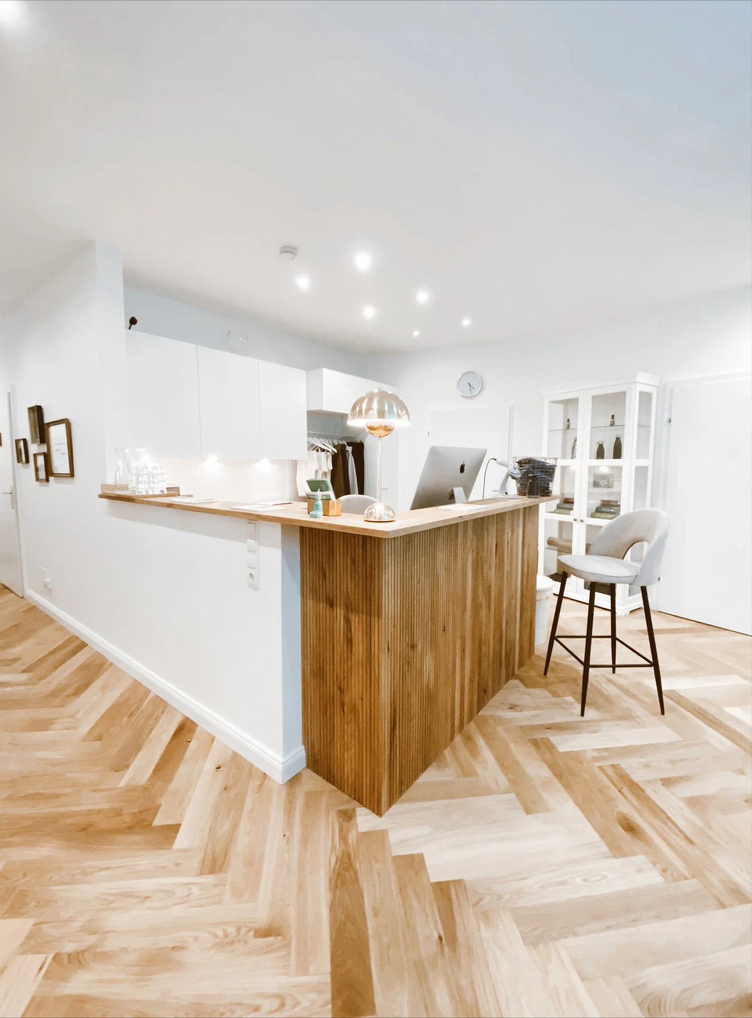 doktor yoga Studio 1010