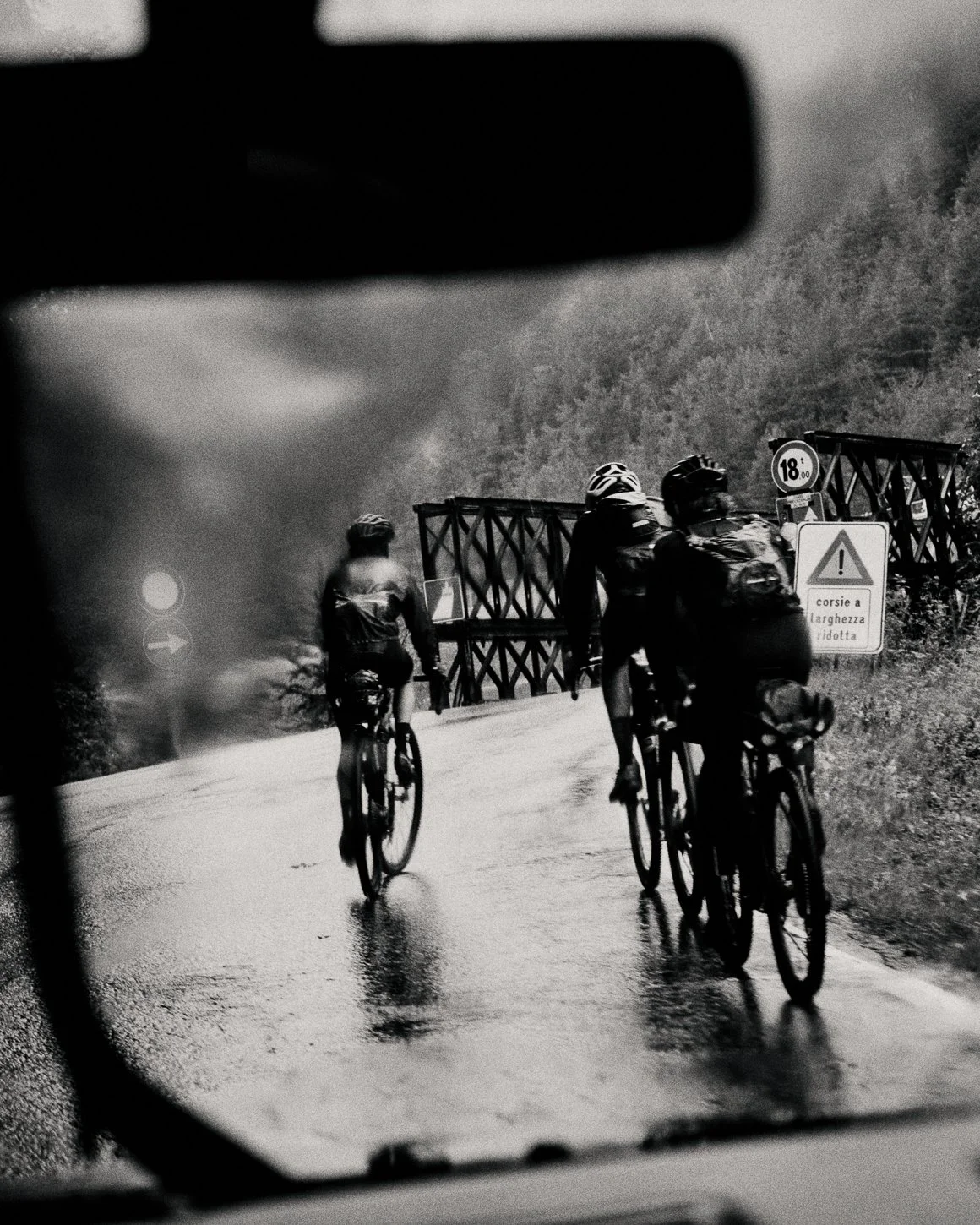 Back to Stage 3, where the final day had arrived... the toughest of them all.
During the overnighter in Oulx, halfway through this two-day stage, the rain came down in sheets. By morning, with landslide risks rising, the route had to be diverted. The