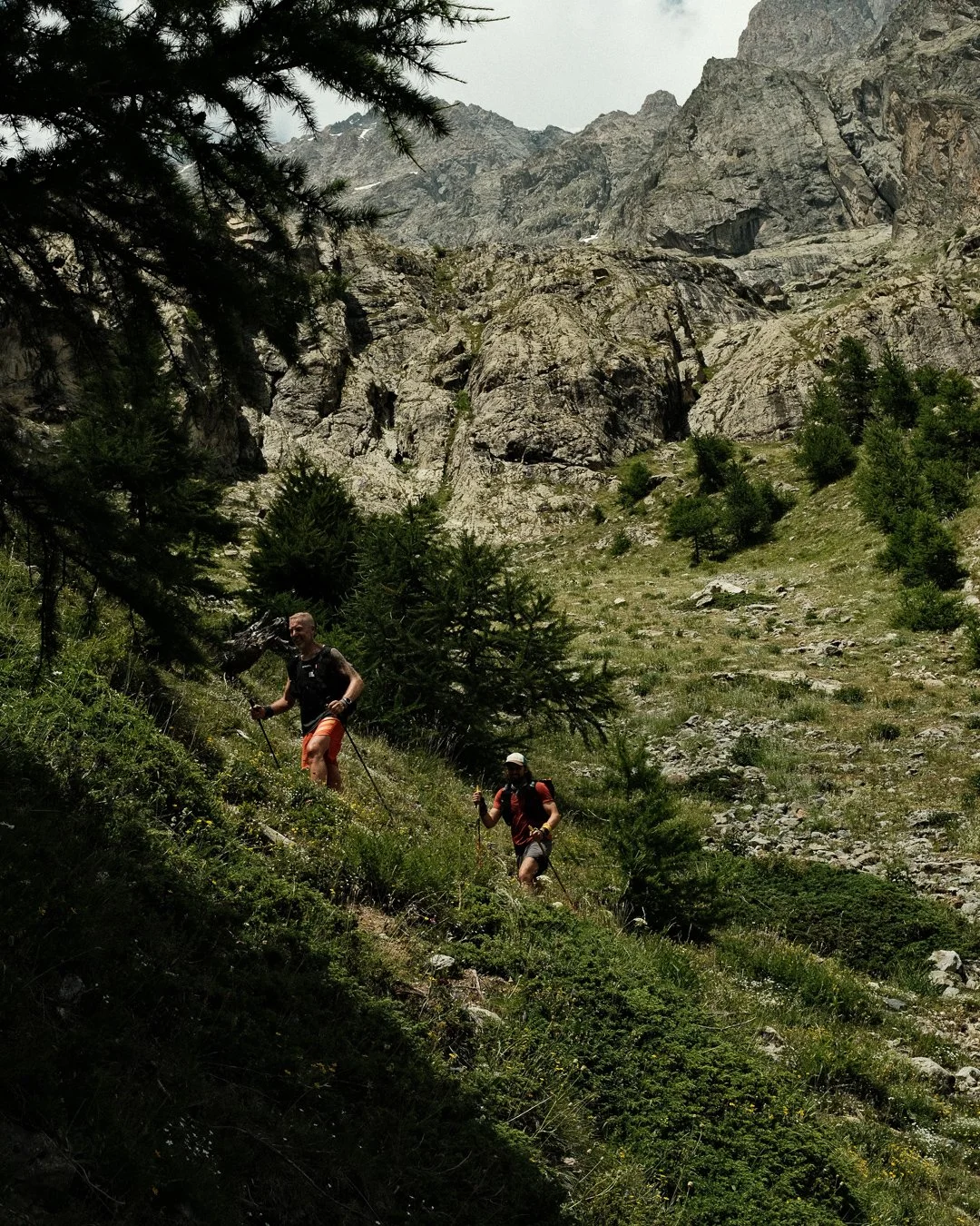 Some shots from the trails by Nico @celui_qui_court. From the cascade in the Narreyroux valley to the views around Refuge du Pelvoux. Beautiful scenes in the Parc National des &Eacute;crins.

Nico took part in both the trail and cycling events last y