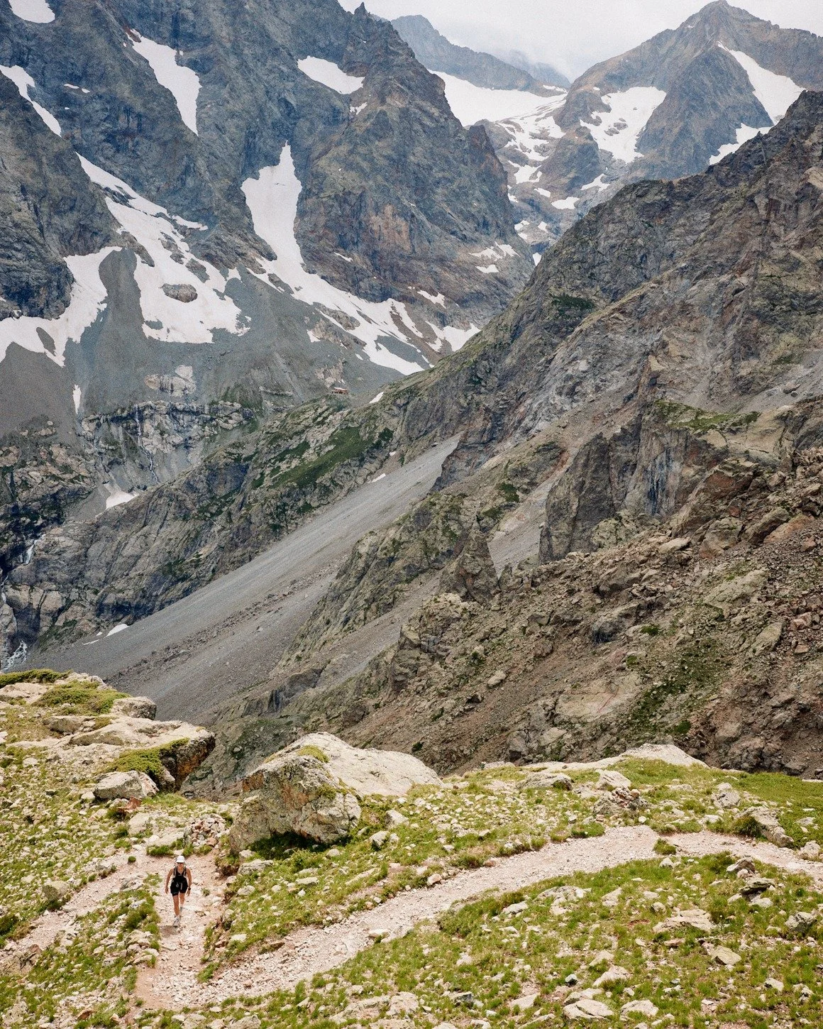 The path from Ailefroide to Refuge du Pelvoux is a long one.

Over the final 1,200 metres of climbing, the trail leaves the valley behind and enters the &Eacute;crins National Park, one of the most spectacular mountain landscapes in France.

The tree