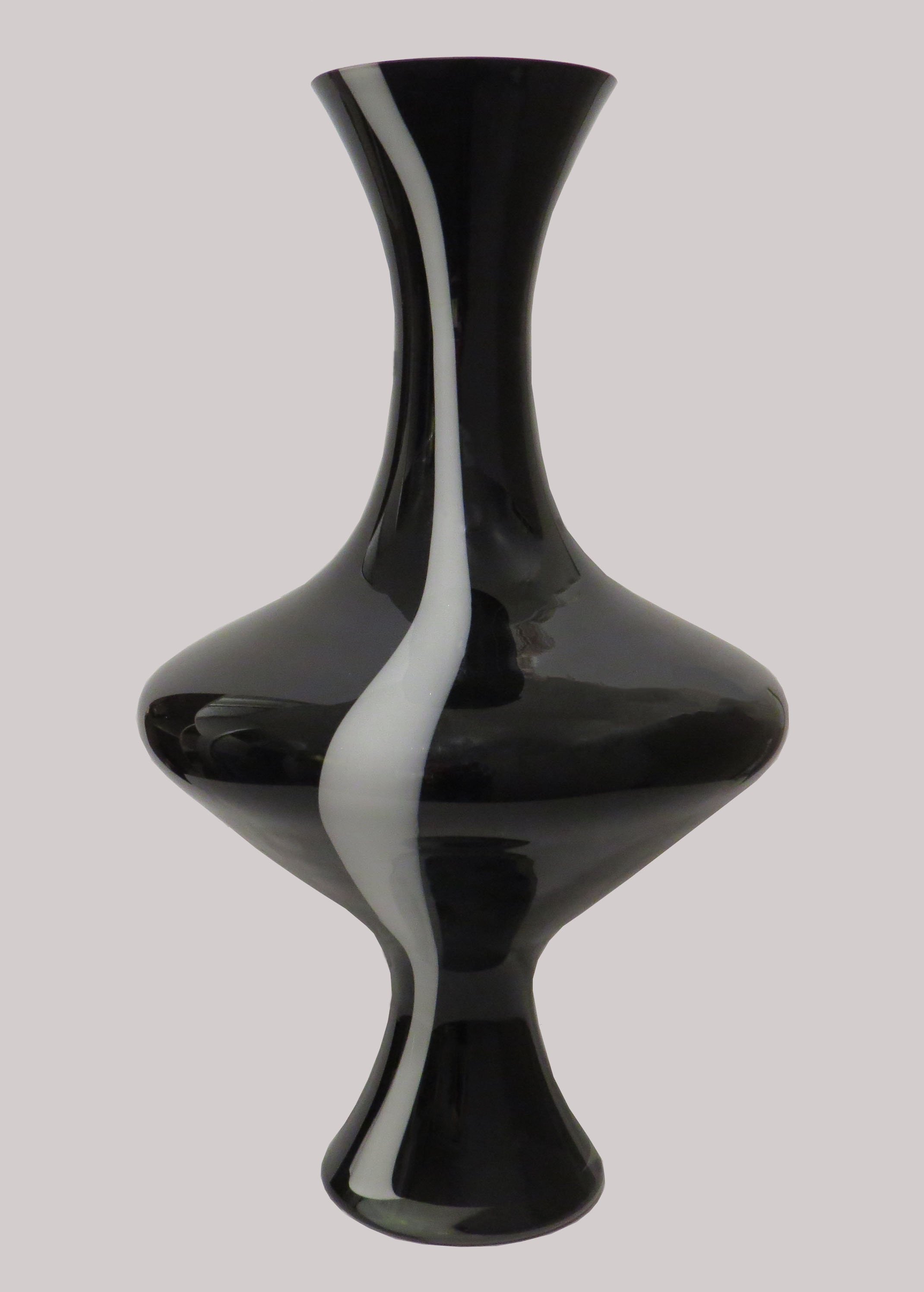 Height: 64 cm. Italy, Murano, signed Seguso.

