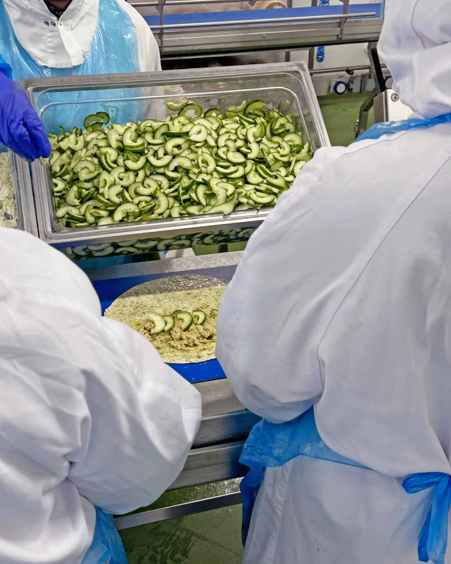 🌷FEB🌷 Pollen + Grace

 1. Fresh ingredients piled high for our supergreen wrap production 👩&zwj;🍳
2. The best jump shot of Kris at the @buywomenbuilt window &ndash; thanks for the pic @byrubyfoods 😍
3. Some people get birthday cake, some people 