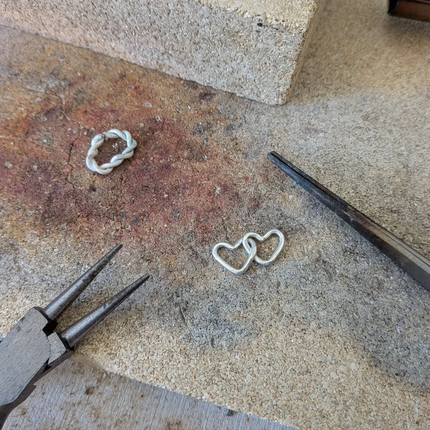 Working on a very special commission for the next few weeks. So excited to be back making new pieces again!

#smallbusiness #silverjewellery #comission #handmadejewellery #specialoccassionjewellery