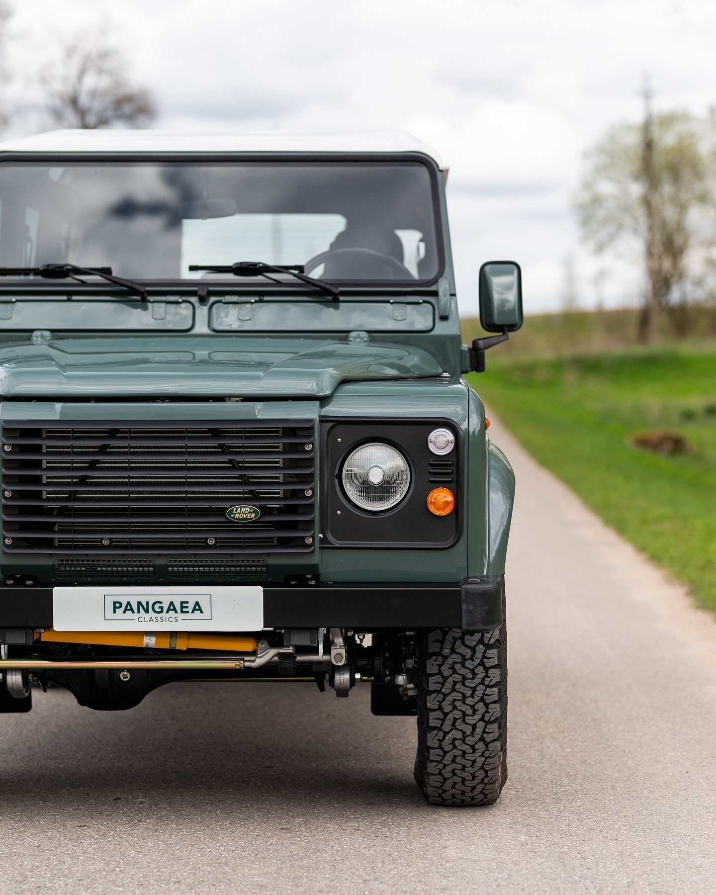 Sometimes, Less is More. 

1998 Land Rover Defender 110 - Td5 
Finished in Keswick Green with a Denim Twill Interior. 

#landroverdefender #defender #landroverdefender90 #landroverdefender110 #defender90 #customdefender #defenderrestoration #Defender