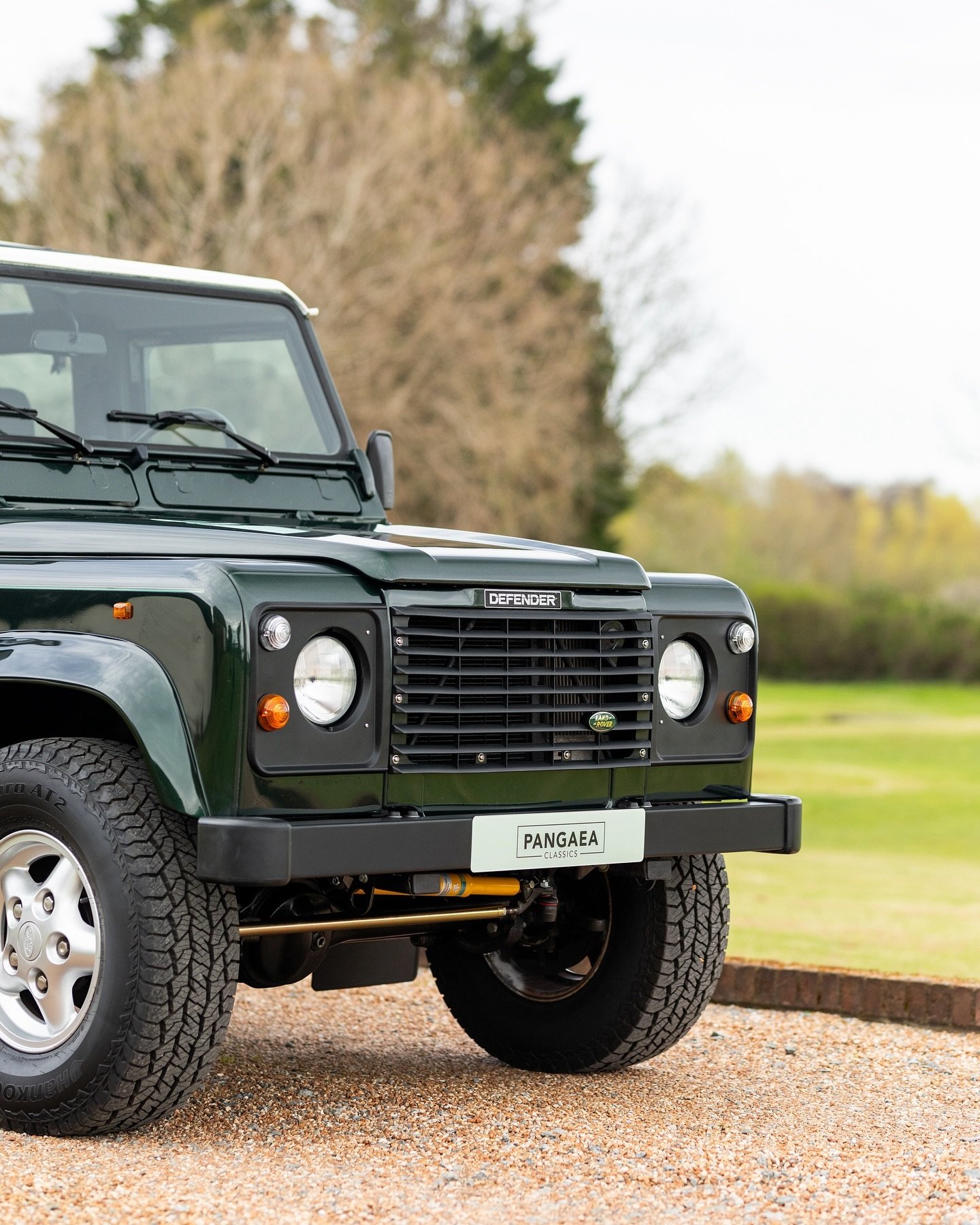 How good does Epsom Green look on a Defender!

Our stunning 30,000 mile French-market Highlander Edition. All the info is on our website. 

#landroverdefender #defender #landroverdefender90 #landroverdefender110 #defender90 #customdefender #defenderr