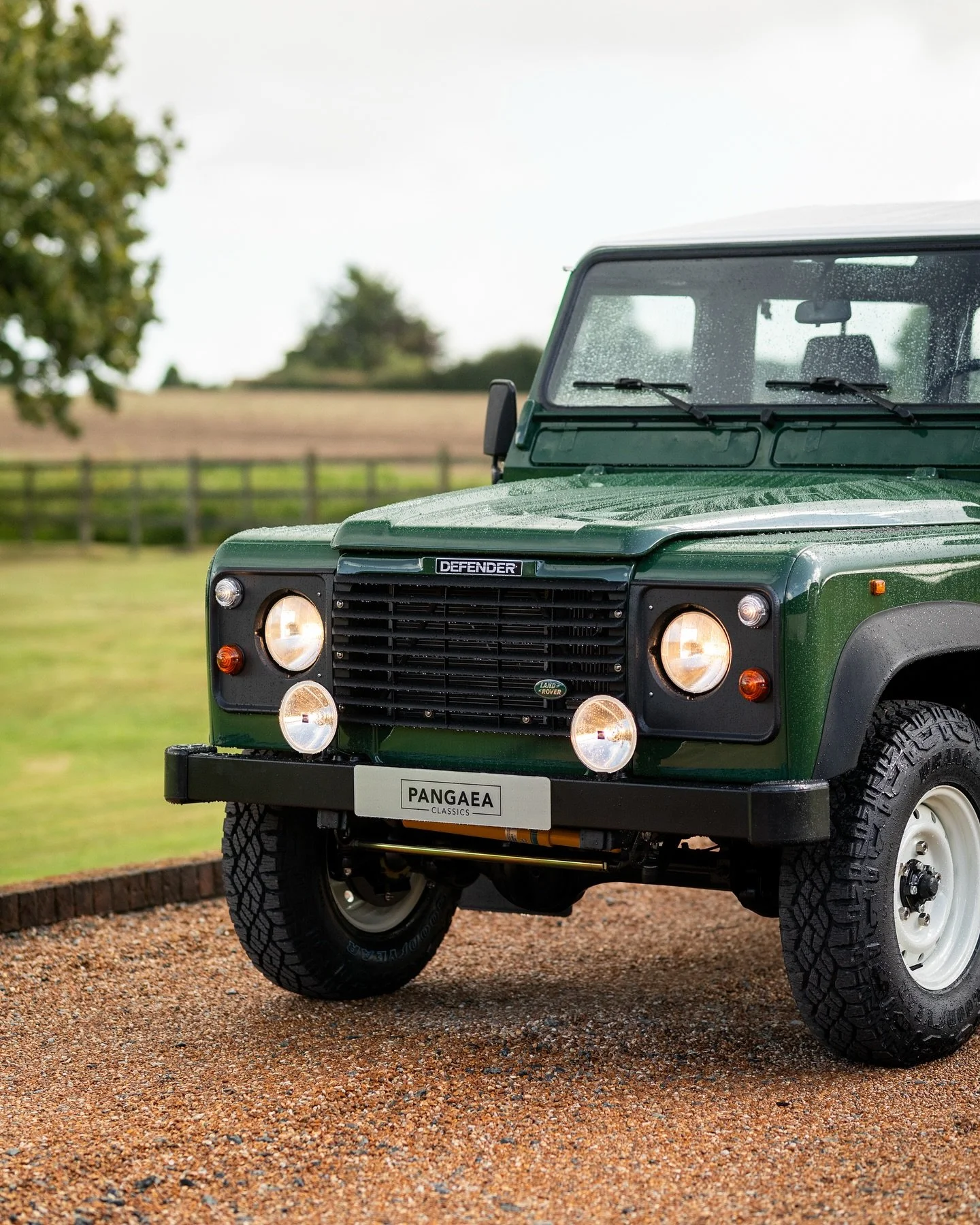 It wouldn&rsquo;t be a British summer without a bit of rain&hellip;

&lsquo;95 Defender 90 - Coniston Green with Moorland Cloth

💻: www.PangaeaClassics.com
📧: Sales@PangaeaClassics.com

#landroverdefender #defender #landroverdefender90 #landroverde