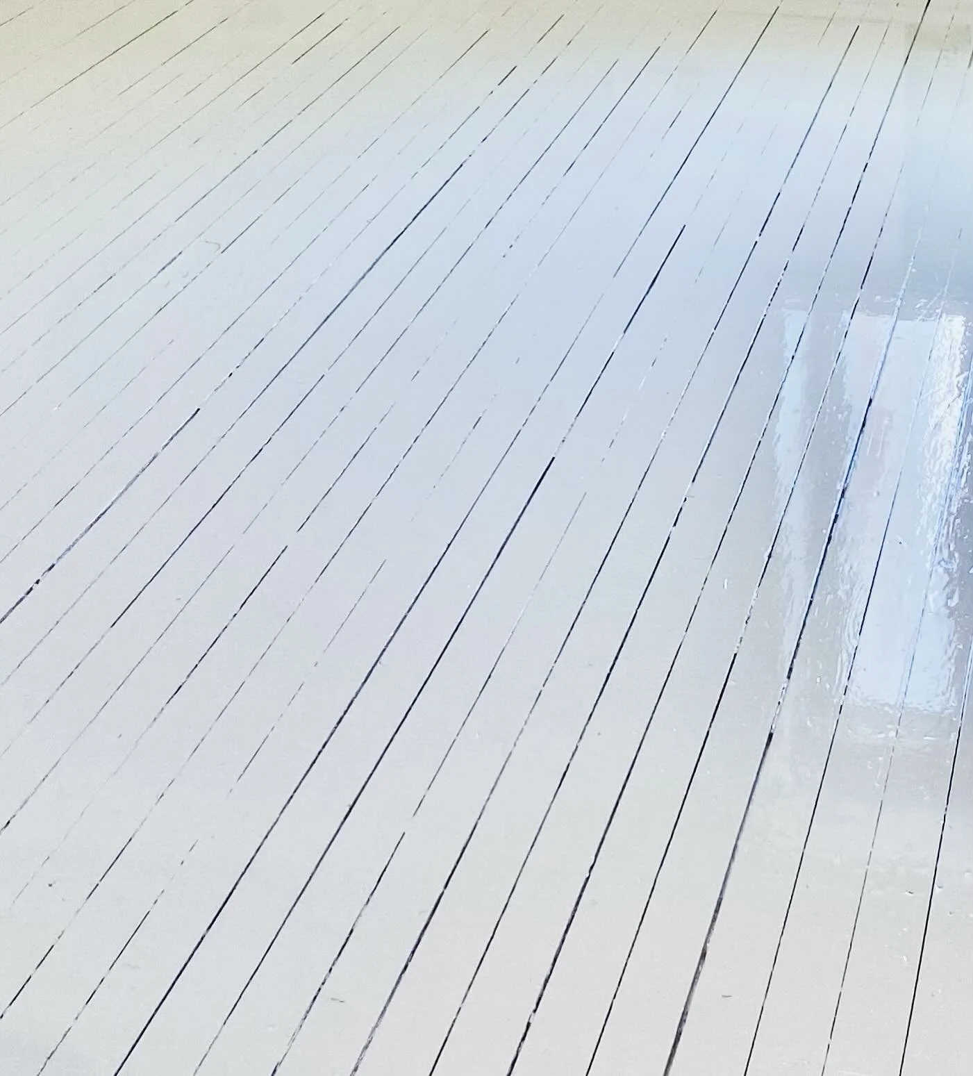 White painted old plankfloor