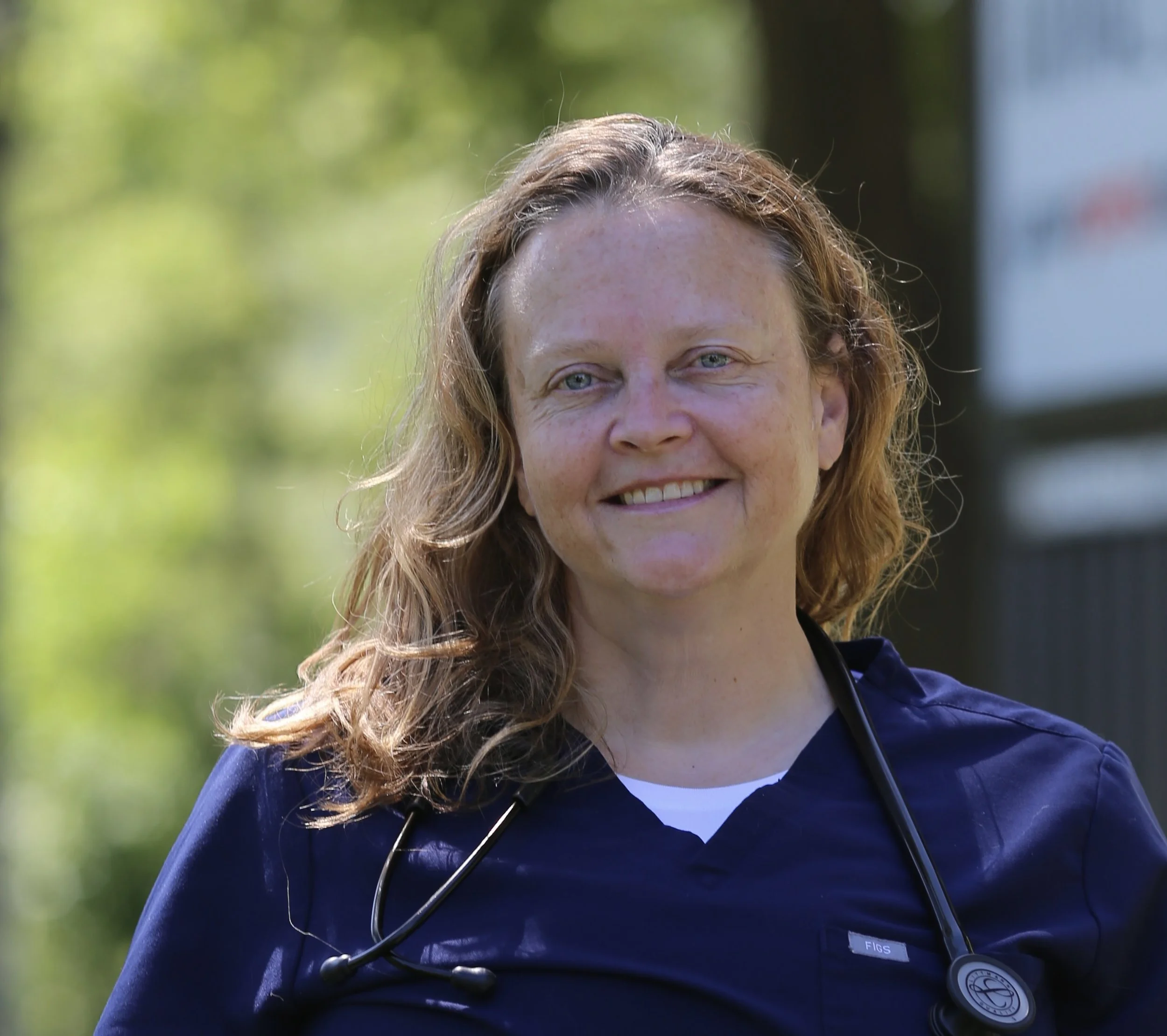 Dr. Annelle Valentin