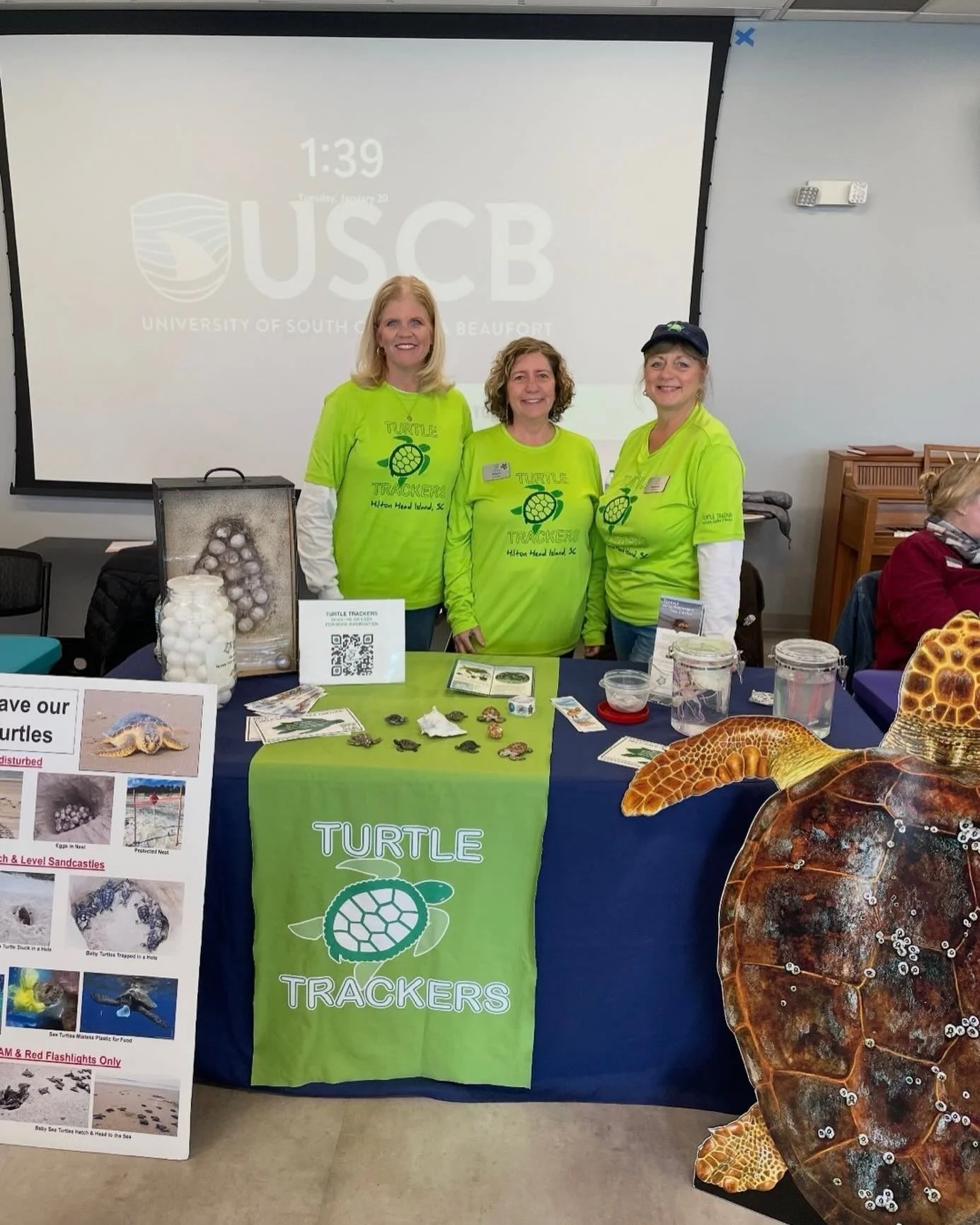 Turtle Trackers had a table at today&rsquo;s USCB Bluffton&rsquo;s Community Service and Resource Fair for their students to learn about volunteer opportunities. There was a lot of interest!  Thanks to Sue, Karen and Suzanne for staffing it.  #turtle