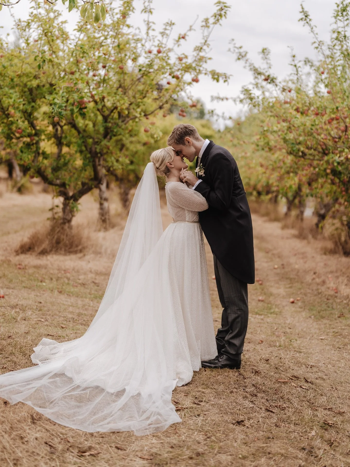 Wholesome love, that needs no direction.

You guys were a dream to work with 💘

Venue @hillfields_farm 
Florals @thegardenroomflowers 
Videographer @movementmediaweddings 
MUA @rubyloubeauty 
Hair Stylist @francescabridalhair