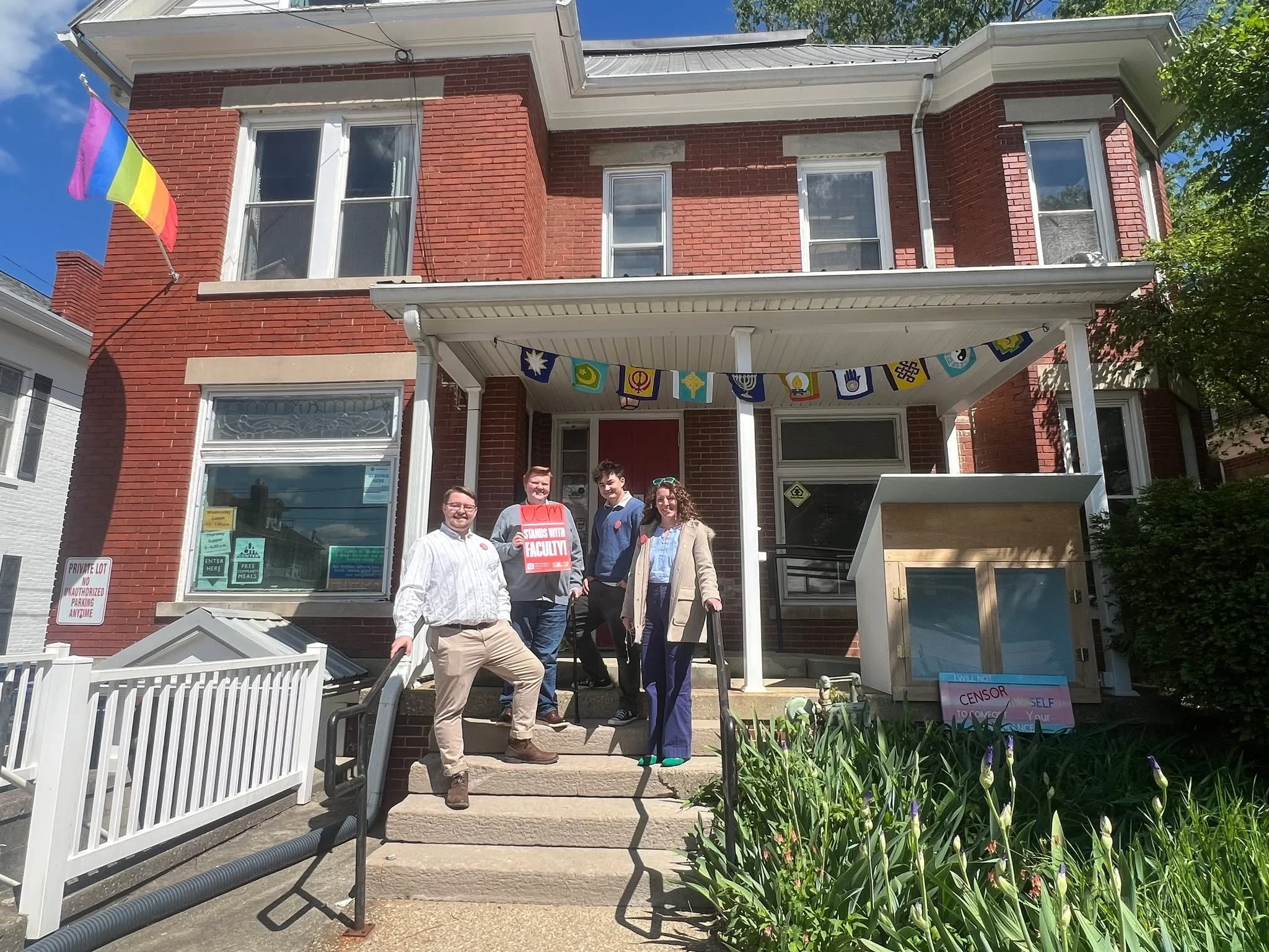 @ucmcenter.ohiou stands with faculty!

Students deserve a university where the people teaching and mentoring them are treated with respect.

Instead, faculty are still stuck waiting while administration drags out negotiations and refuses to seriously