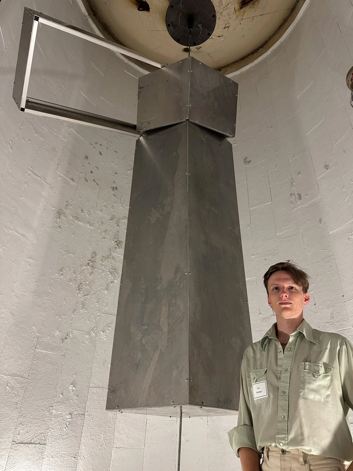 Tom Bandange by his installation "Vertical Tension No. 4"