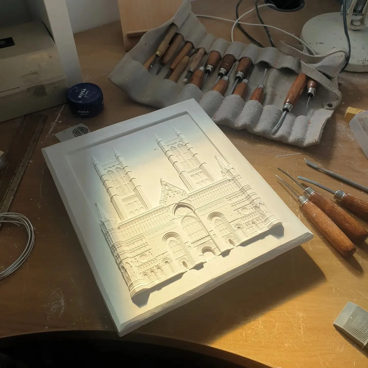 WIP Lincoln Cathedral

This photo doesn't do the light justice, but we are progressing quickly with Lincoln!

For this piece I'm trying something new with the backplate...

&lt;&gt;&lt;&gt;{}&lt;&gt;&lt;&gt;[]&lt;&gt;&lt;&gt;{}&lt;&gt;&lt;&gt;

#arch