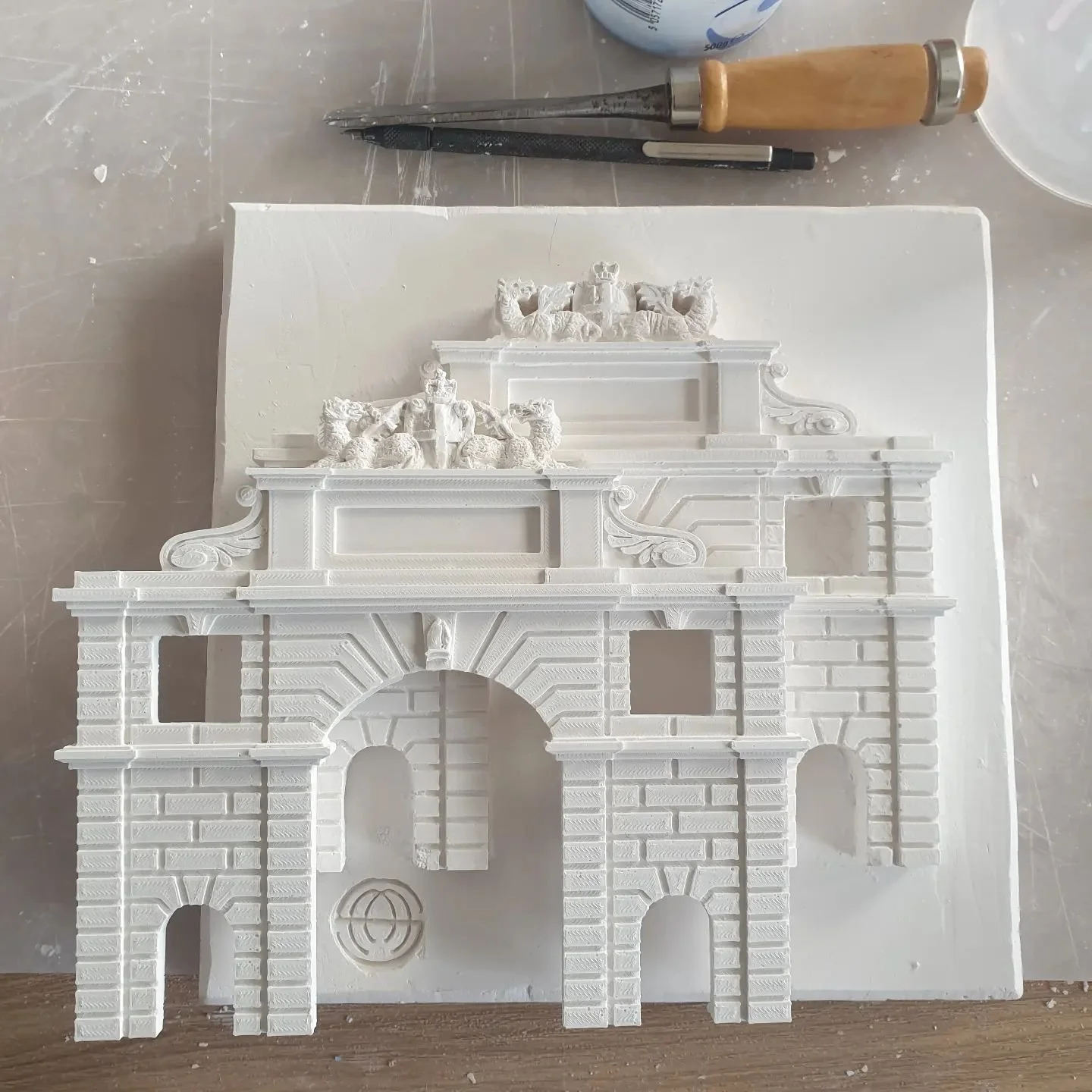 Bishopsgate remaster is well underway!

Crisper, shallower and featuring far better dragons, this seems a fitting anniversary marker of my sculpting practice.