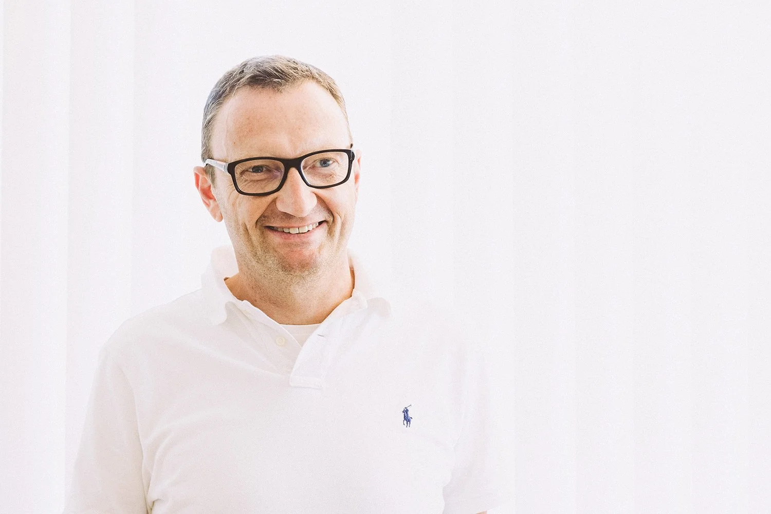 Über — Dr. Gerald Fischerlehner