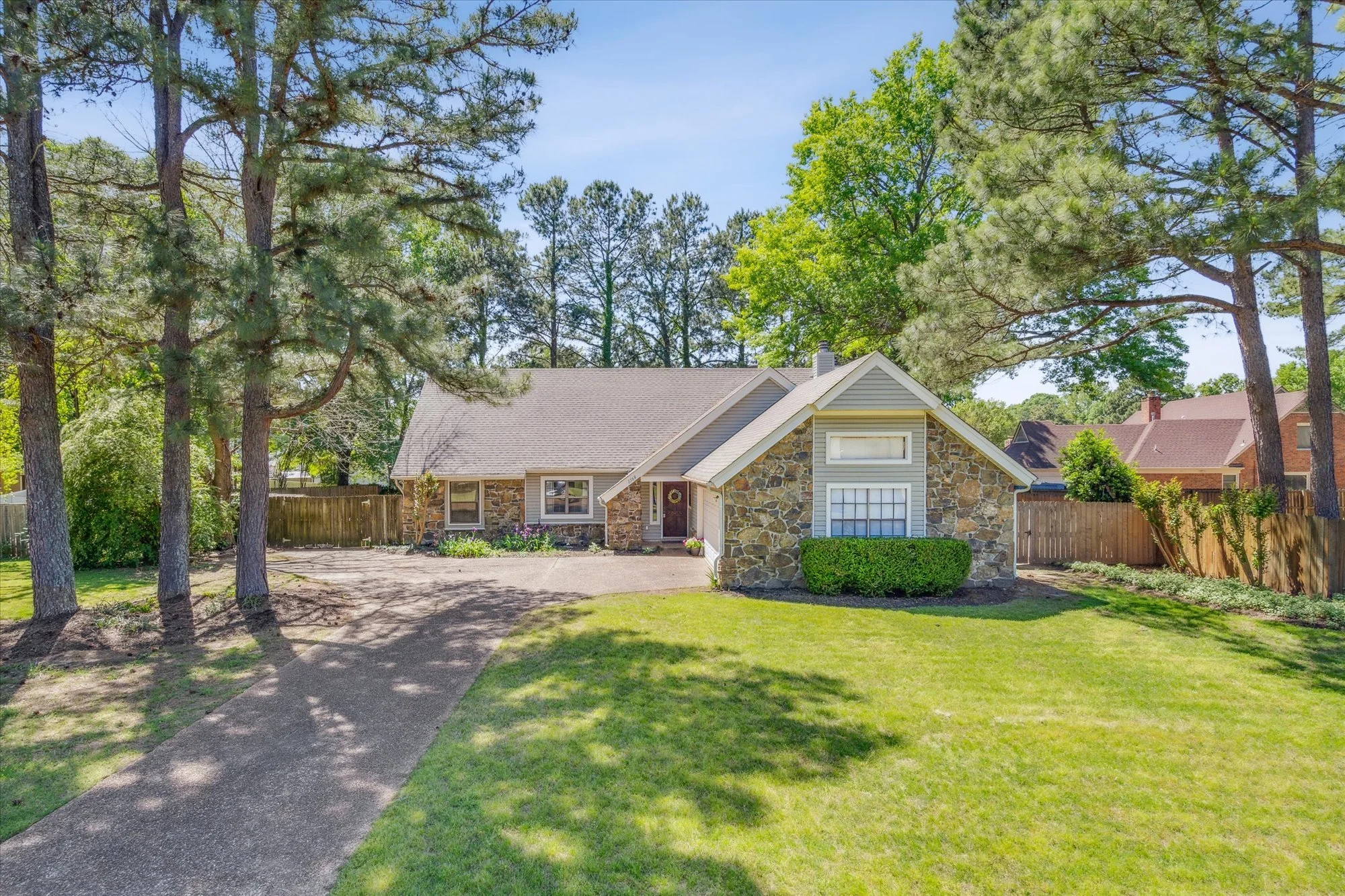 Germantown, TN  $365,000