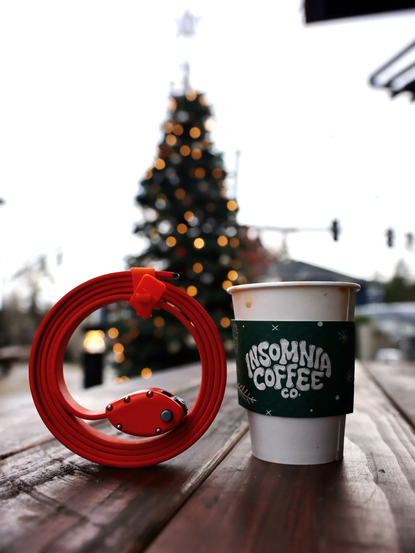 The Original Cinch Lock is PERFECT for caf&eacute;, snack or rest stops 👍 Secure YOUR gear with an Original Cinch Lock so you can enjoy your coffee with peace of mind this holiday season 🎄