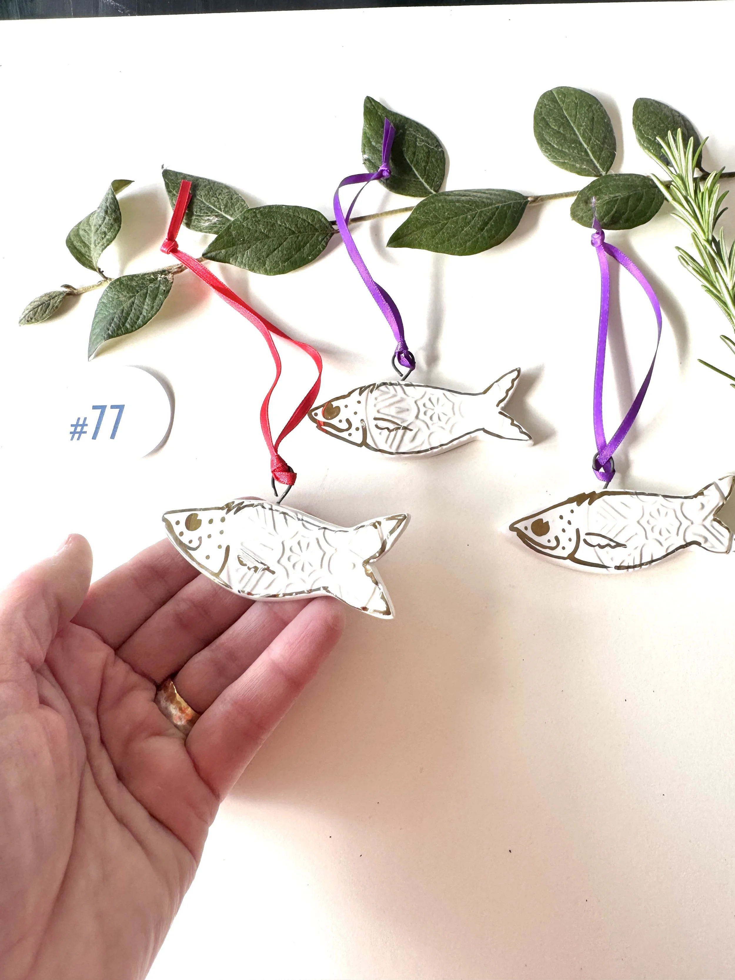 #77 3X  Gold White Fish