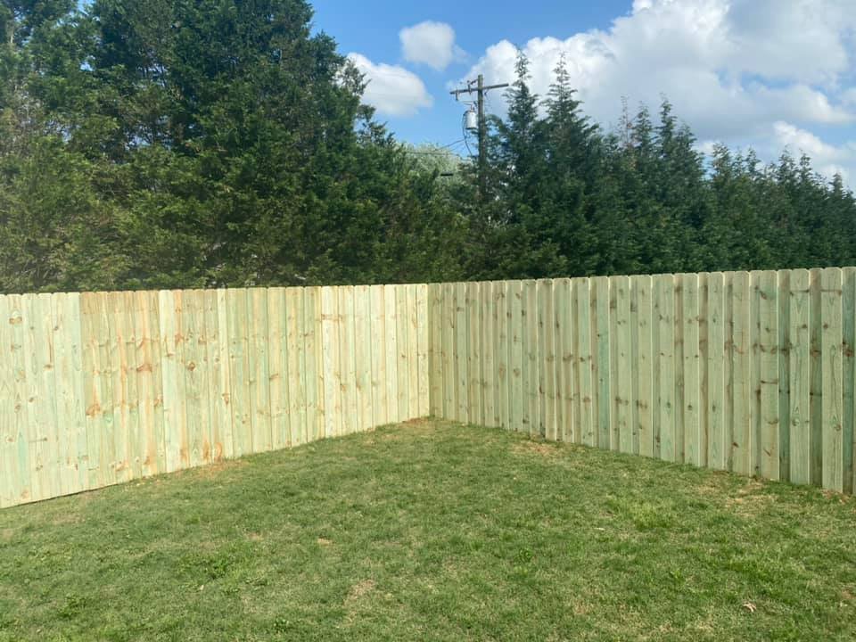 heritage-fence-commercial-residential-paducah-murray-benton-draffenvile-kentucky-wood-fencing-3.jpg