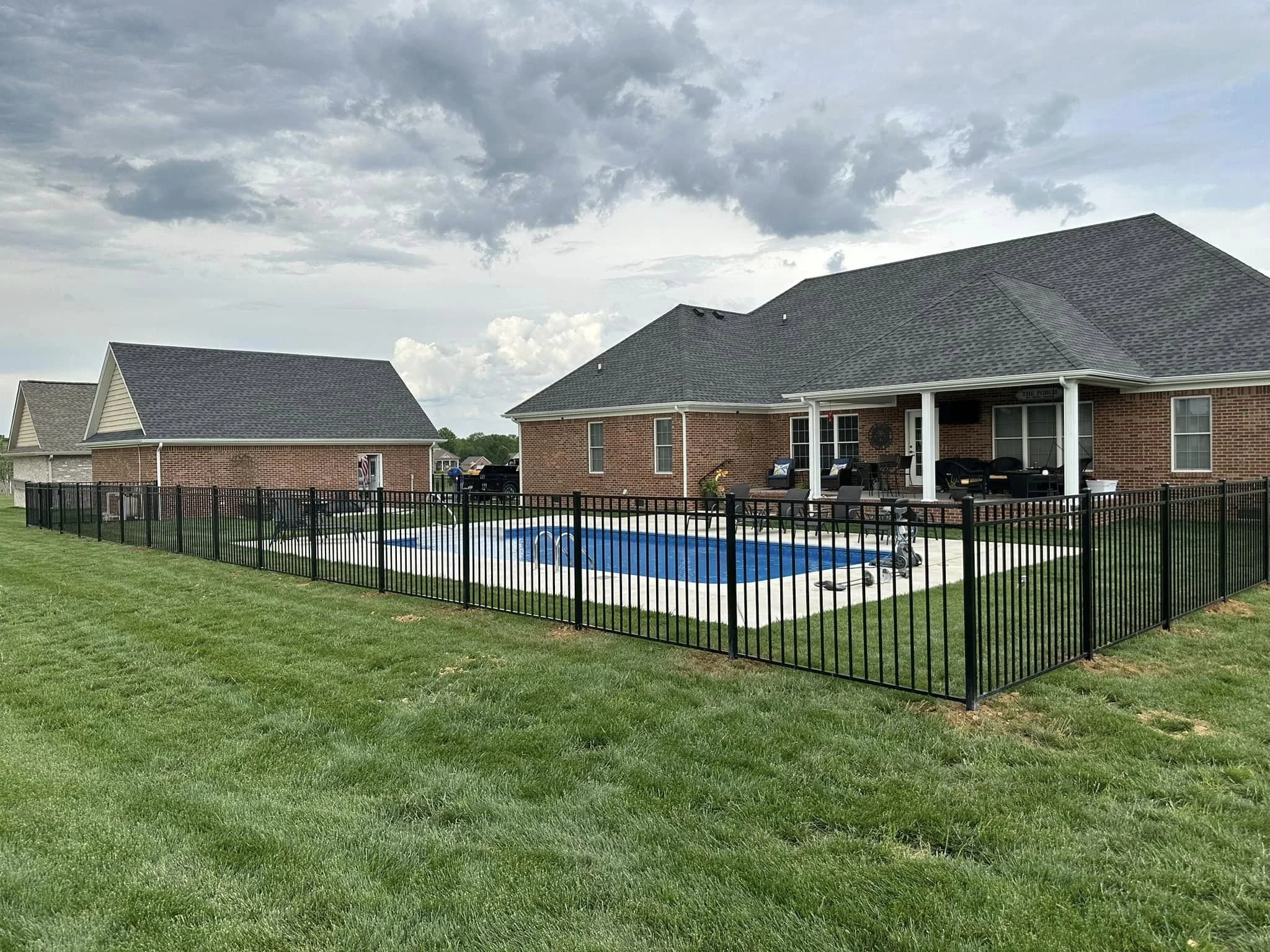 heritage-fence-commercial-residential-paducah-murray-benton-draffenvile-kentucky-aluminum-fencing-1.jpg