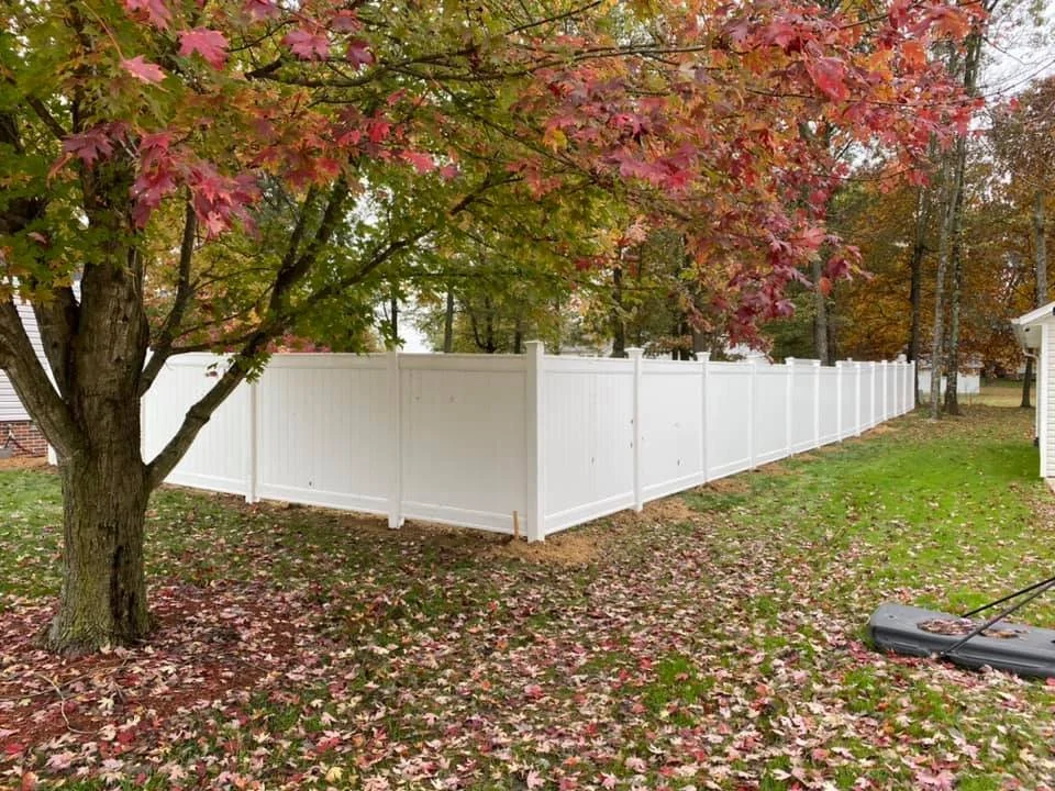 heritage-fence-commercial-residential-paducah-murray-benton-draffenvile-kentucky-vinyl-fencing-22.jpg