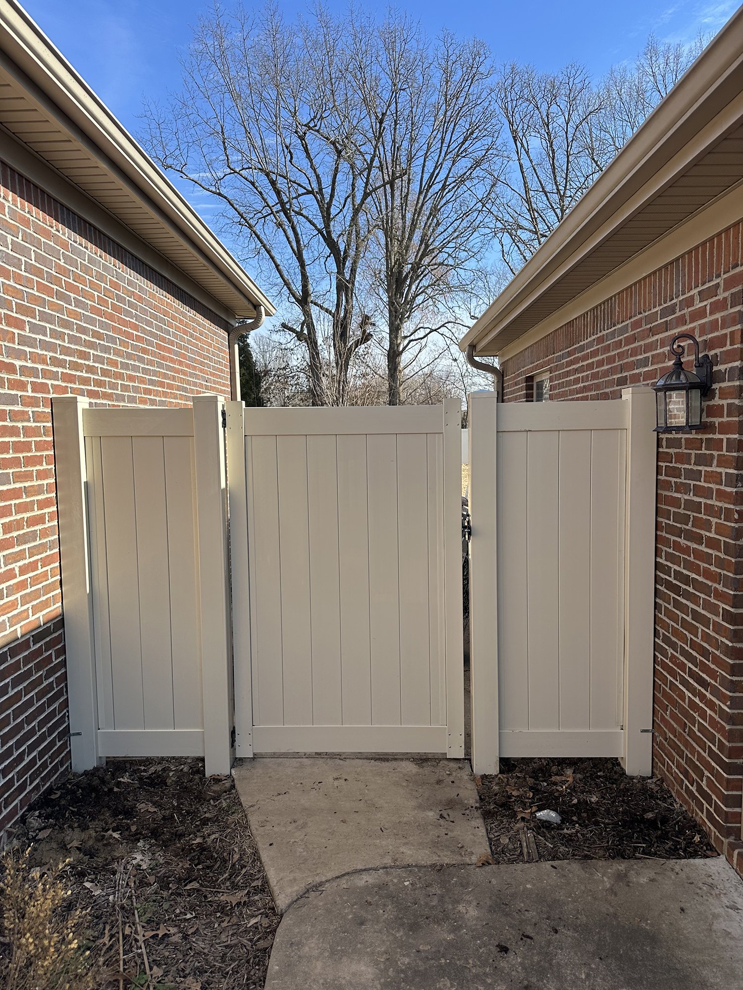 heritage-fence-commercial-residential-paducah-murray-benton-draffenvile-kentucky-vinyl-fencing-7.jpeg