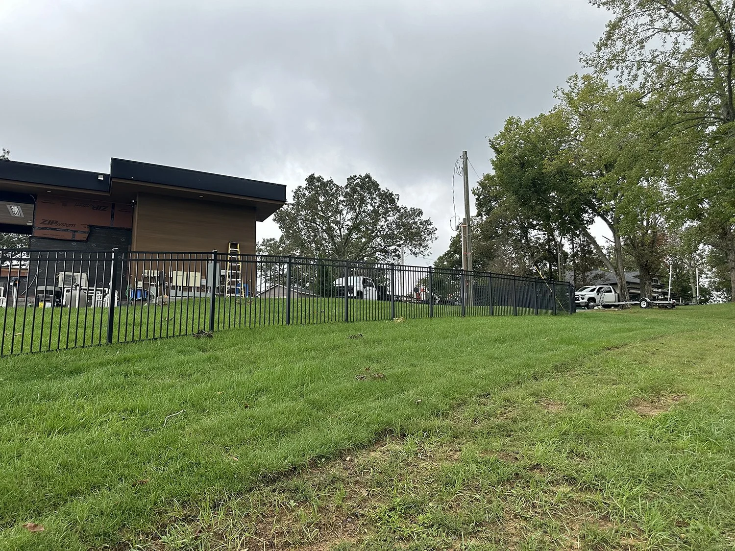 heritage-fence-commercial-residential-paducah-murray-benton-draffenvile-kentucky-aluminum-fencing-15.jpg