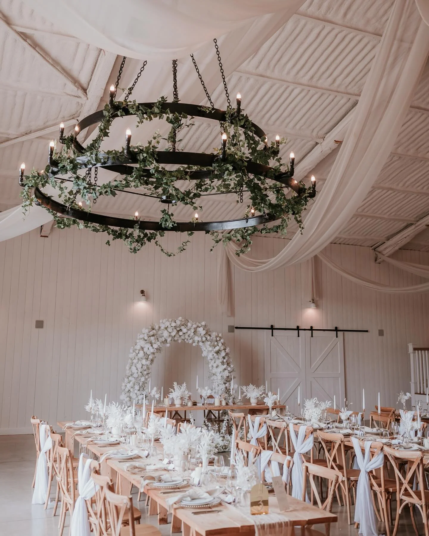 Some pretty venue and detail shots of the stunning White Barn in Somerset that I took at two weddings back in summer whilst seconding for the lovely @lucyfarrantphotography 🤍
.
.
.
#wedding2025 #weddingphotographer #hampshireweddingphotographer #wes