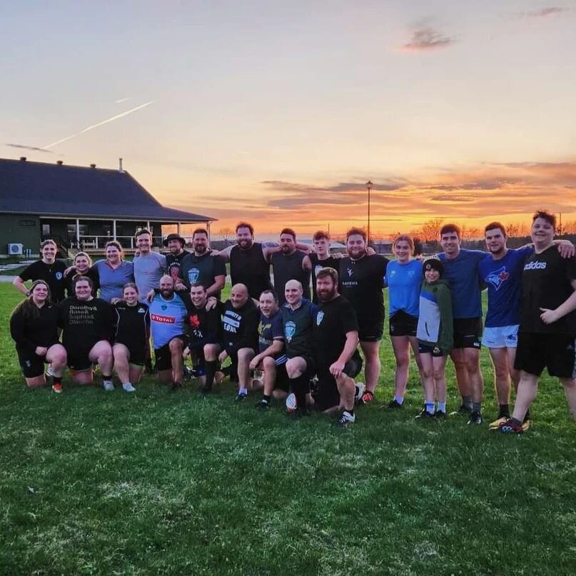 Nothing beats a run around with your mates under the sunset. 4 more sessions until our first exhibition games!!!

#rugby #rugbyontario #rugbycanada #eoru #lanark #sport