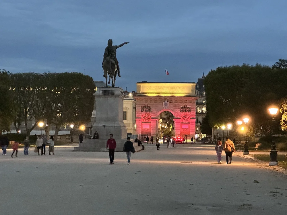Peyrou at night.jpg