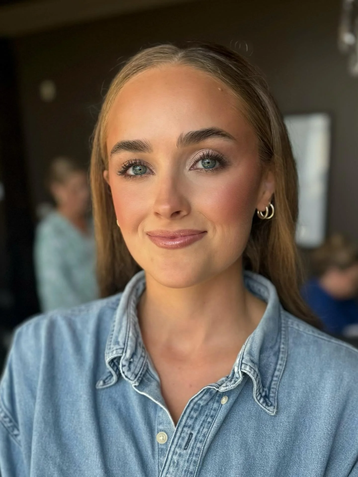 The stunning Avery! 🤍
We created a very glowy look with minimal foundation and no false lashes &mdash; just enhancing her natural, beautiful features! 

Makeup by me #etoillyxAlexia
Hair: #etoillyxJill @one_n_a_jillian 
Wedding: @etoillyartistry