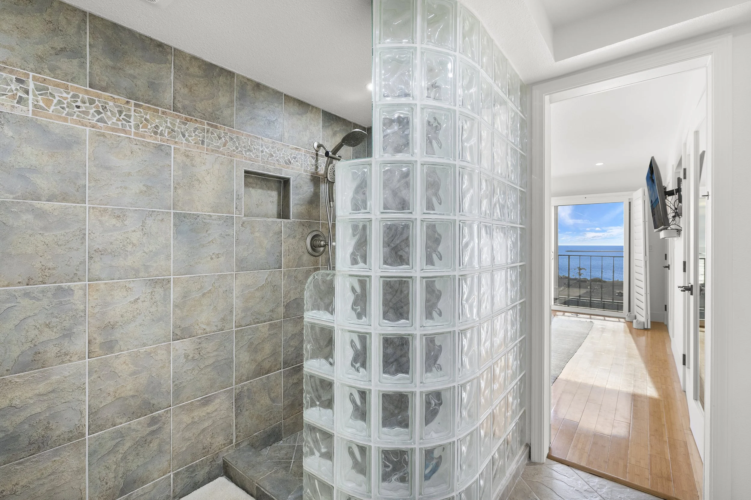 64-print-25862 Vista Dr W 64.jpg