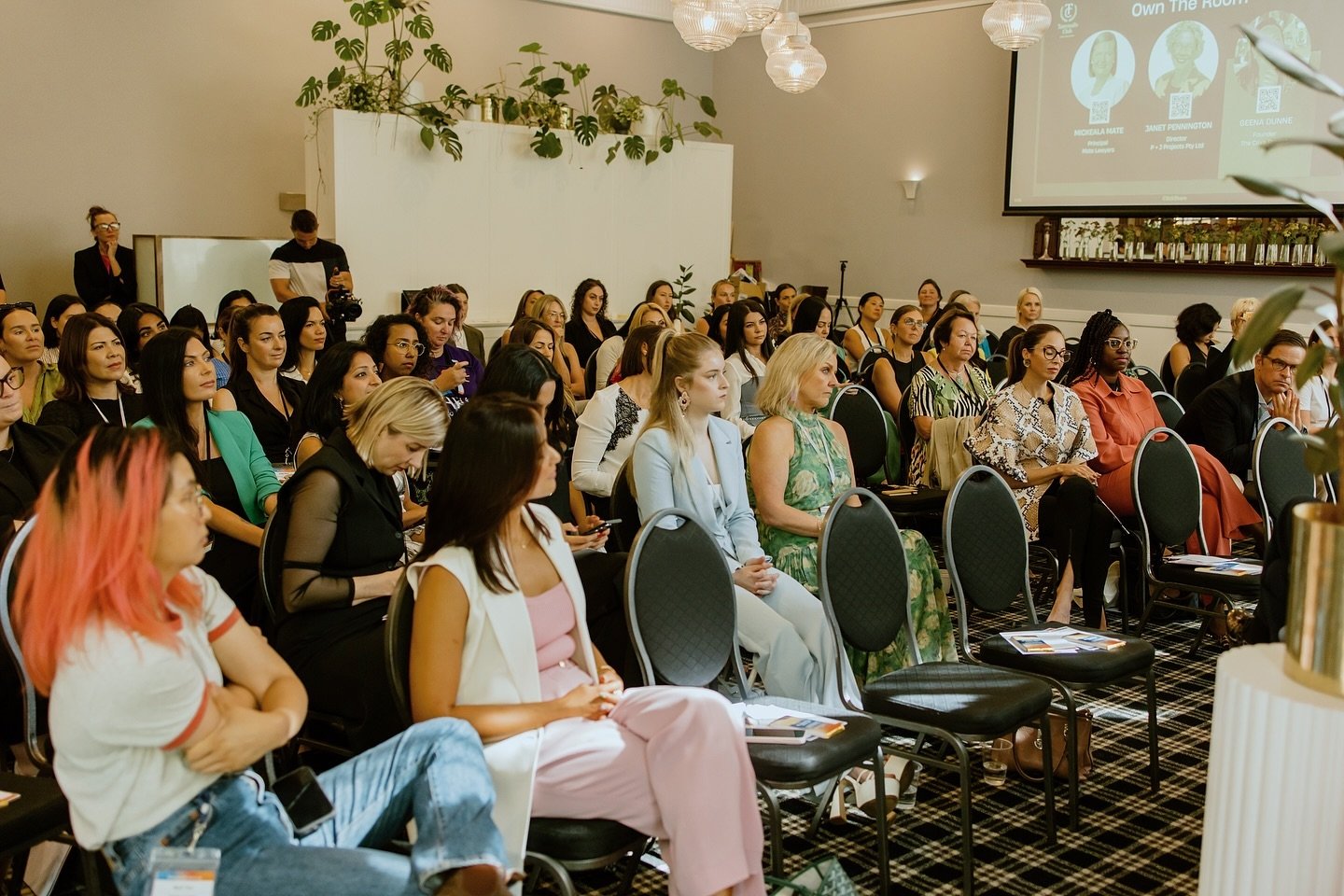 Tag a friend who you want to attend the next @womenwhoinnovate event with! ✨