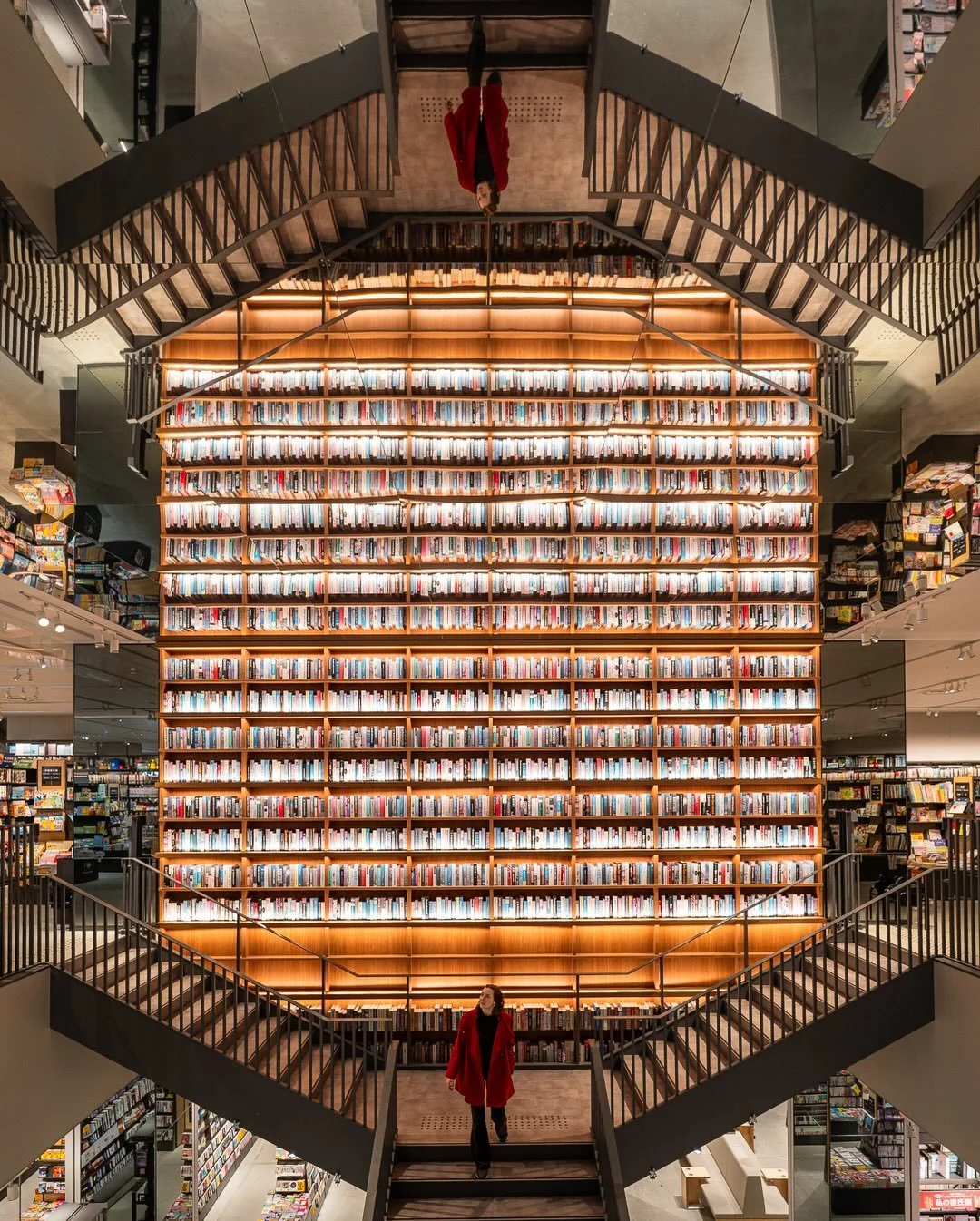 Nagoya has always been a city that I pass through but rarely do I get the chance to actually stay and explore until recently (only for one day though lol). Anyhow, here&rsquo;s a collection of photos  of things to see in the area!

1. Tsutaya Booksto